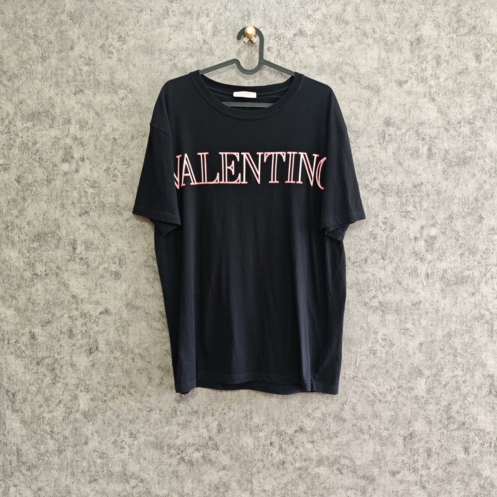 Valentino Valentino Retro Printed T-Shirt L Women Size L / US 10 / IT 46 - 1 Thumbnail