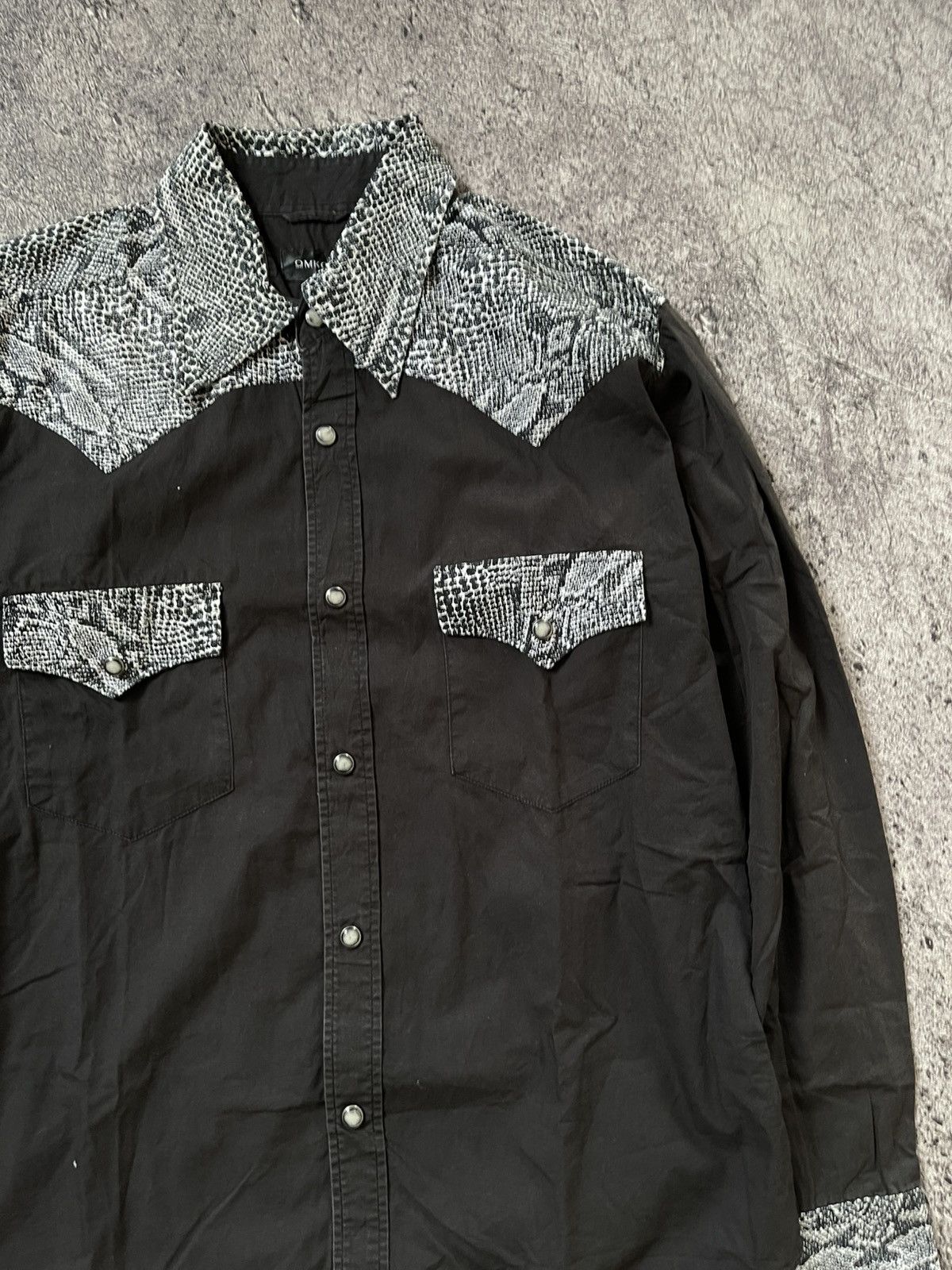 Japanese Brand OMKOM SNAKESKIN LGB IFSIXWASNINE SHIRT Size US M / EU 48-50 / 2 - 4 Thumbnail