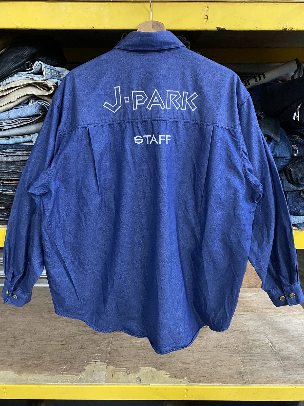 Places + Faces Jurassic Park Group Uniforms Denim Shirt Staff Size US L / EU 52-54 / 3 - 9 Thumbnail