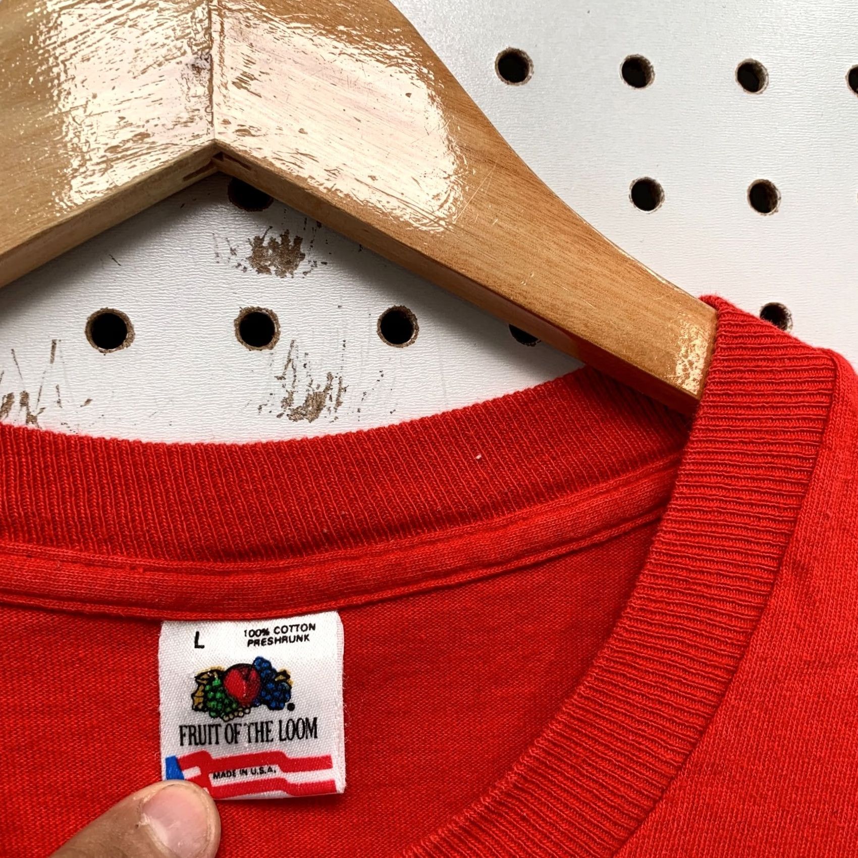 Fruit Of The Loom VINTAGE Fruit Loom Shirt Mens Large Red 90s Pocket Single Stitch Made USA Size US L / EU 52-54 / 3 - 7 Thumbnail