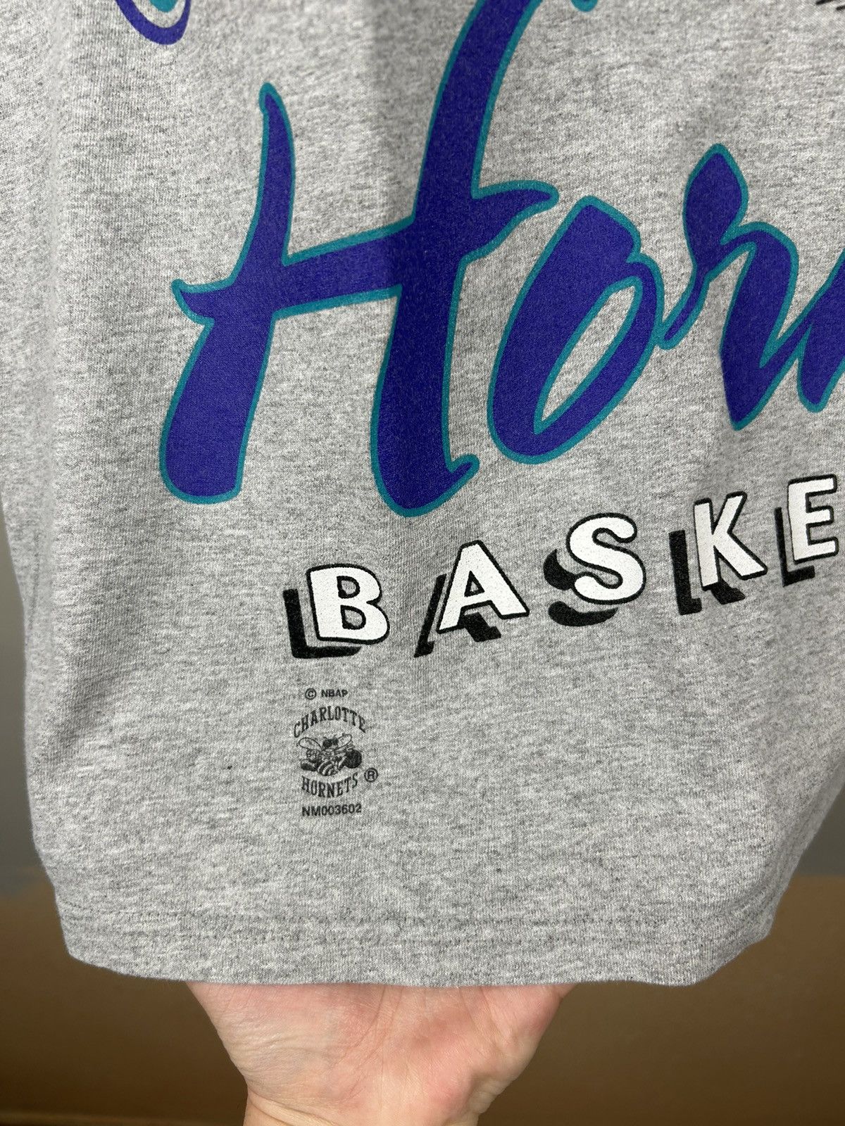 Vintage Vintage 90s Charlotte Hornets Basketball Tee Rare Size US XL / EU 56 / 4 - 13 Thumbnail