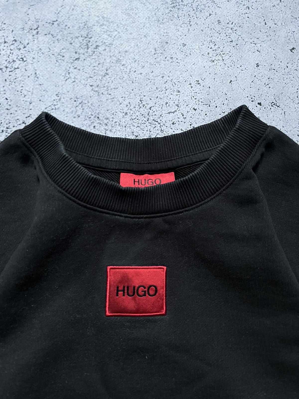 Hugo Boss Vintage Hugo Boss Center Logo Sweatshirt Black Y2K Size S Size US S / EU 44-46 / 1 - 2 Thumbnail
