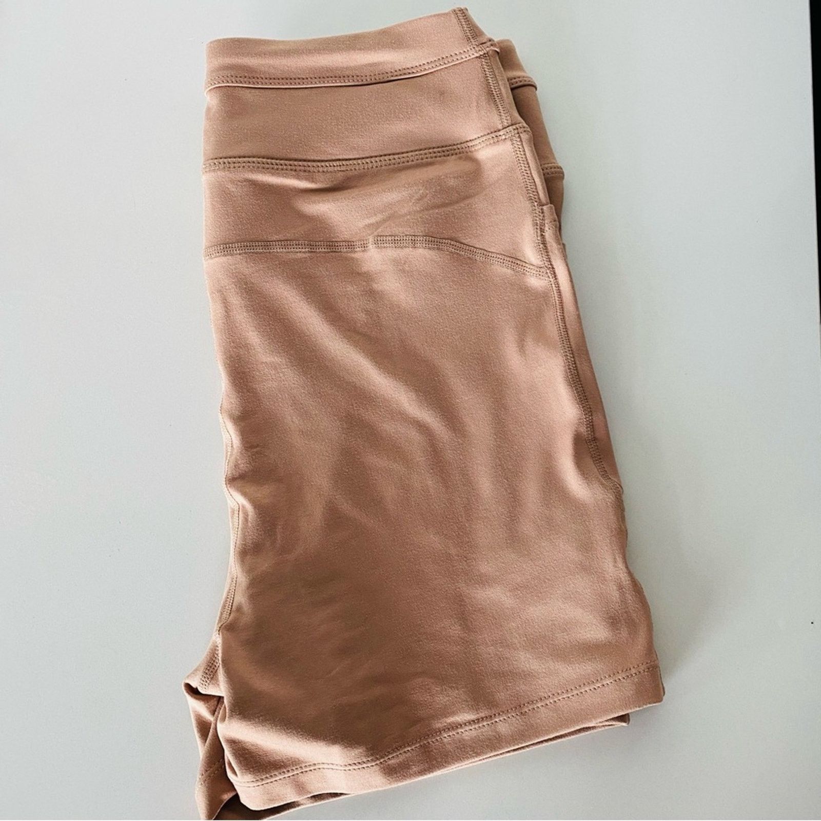 Free People NEW FREE PEOPLE MOVEMENT Tan Beige Coffee Biker Short Shorts Size 28" / US 6 / IT 42 - 4 Thumbnail