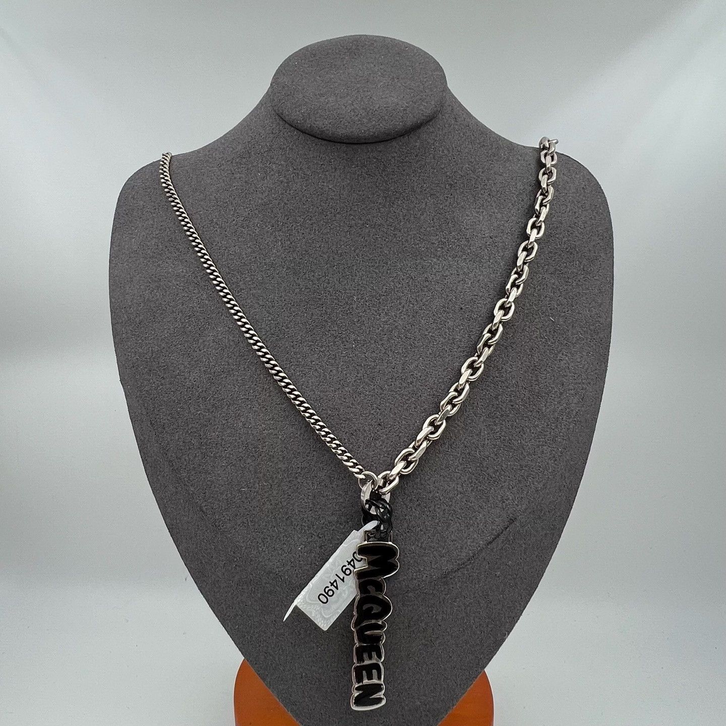 Alexander McQueen ALEXANDER MCQUEEN New model nameplate necklace| Size ONE SIZE - 1 Thumbnail