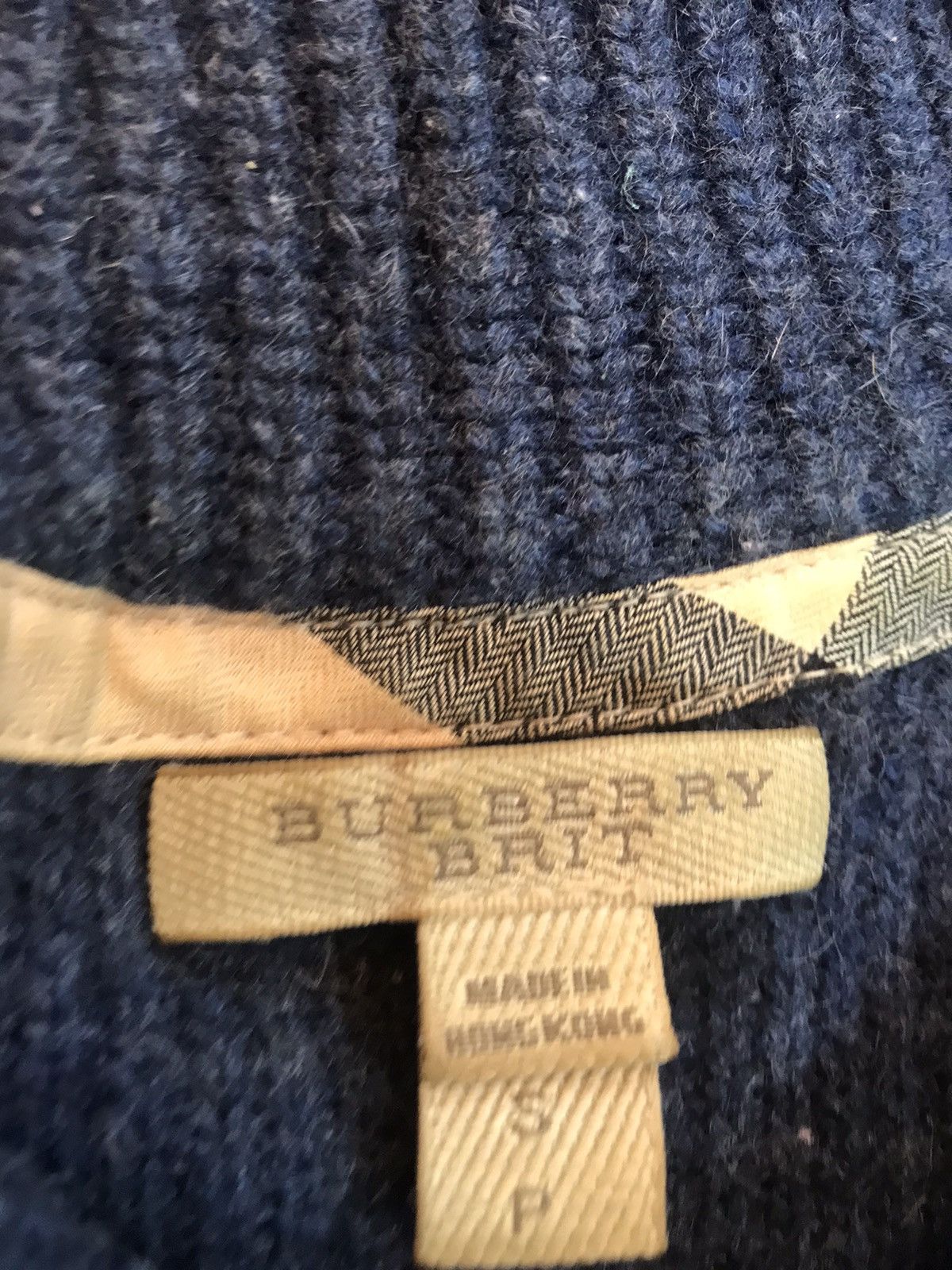 Burberry BURBERRY BRIT WOOL AND CASHMERE BUTTONED COLLAR WOOL JUMPER Size US S / EU 44-46 / 1 - 1 Thumbnail