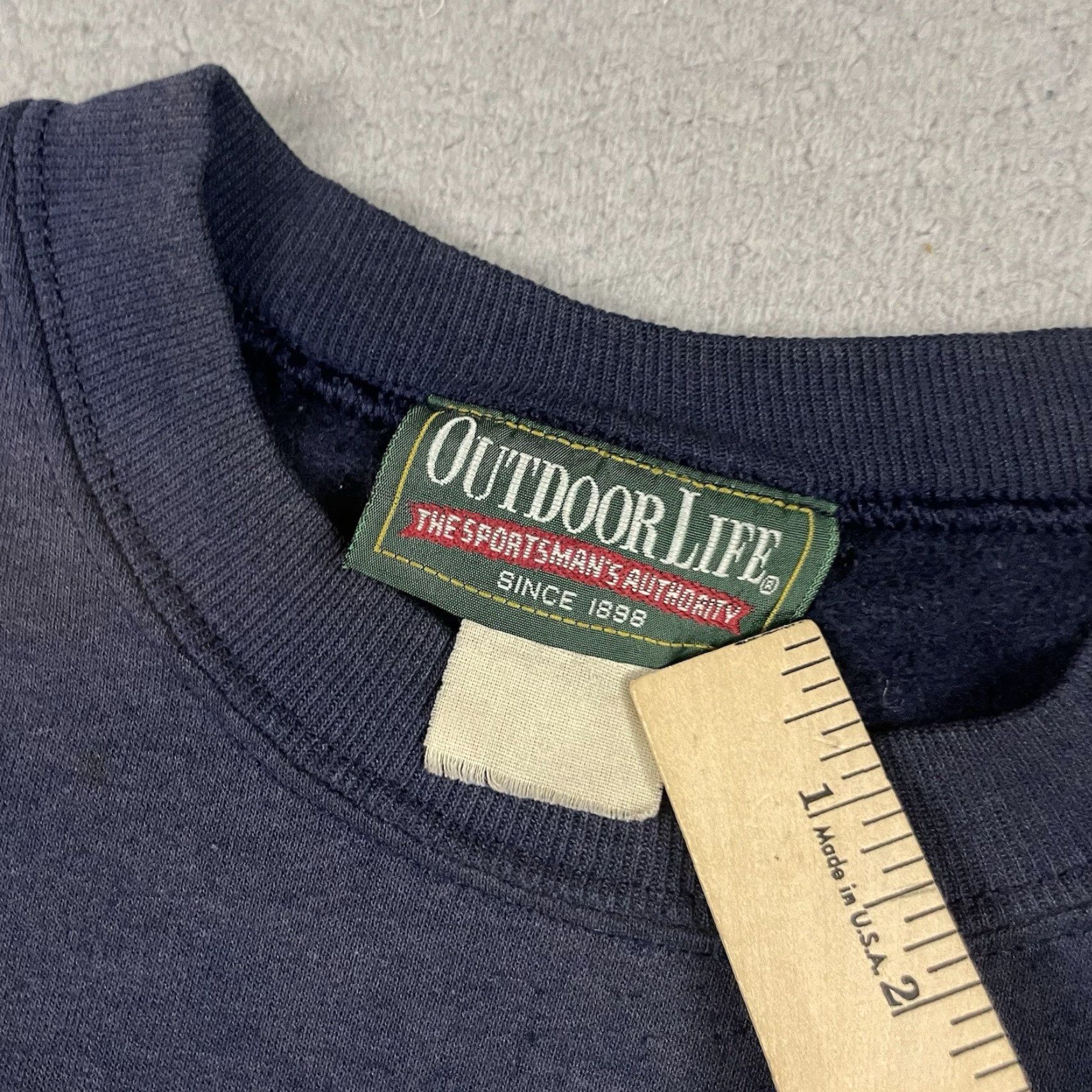 Vintage VINTAGE Outdoor Life Wolf Sweatshirt Adult L Blue 1990s Distressed Faded Size L Mens Size US L / EU 52-54 / 3 - 5 Thumbnail