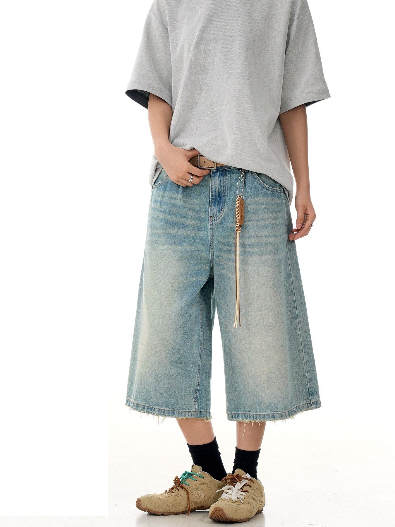 Vintage Men's Loose Straight Wide-Cut Curved-Seam Denim Shorts Size US 32 / EU 48 - 1 Thumbnail