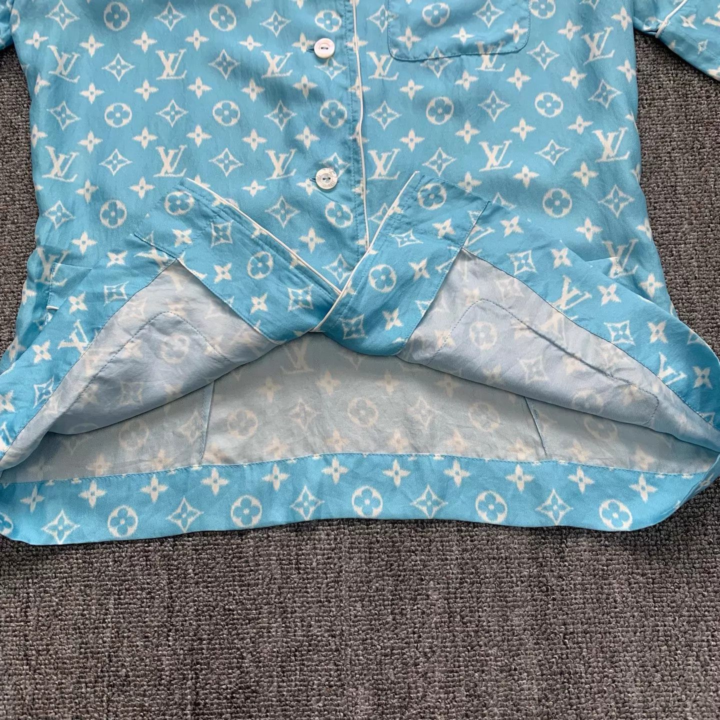 Louis Vuitton LV Blue Monogram Silk Short Sleeve Shirt 34 Size XS / US 0-2 / IT 36-38 - 8 Thumbnail