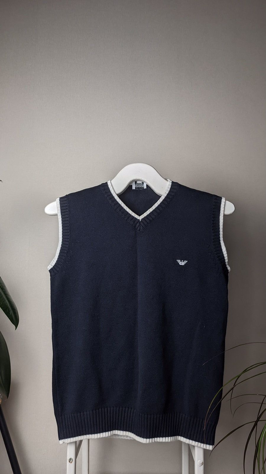Vintage Armani vintage Teen light knit vest oldmoney golf Size US XS / EU 42 / 0 - 1 Thumbnail