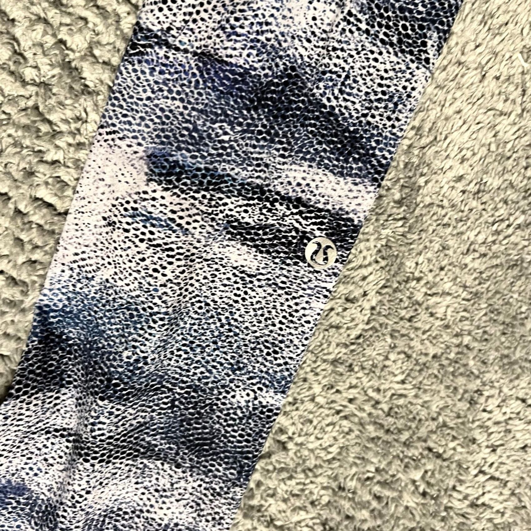Lululemon Lululemon Leggings Pants Womens 4 Fast & Free Full Length Blue Patterned Leggings Womens Size 4 Regular Ankle Blue Size 27" / US 4 / IT 40 - 4 Thumbnail