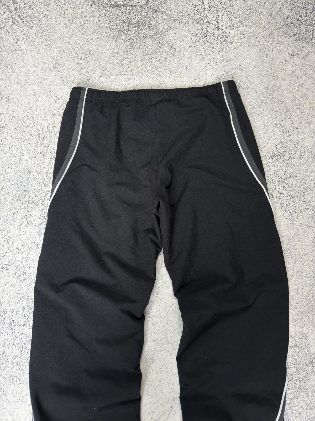 Nike OOs Nike Vintage Nylon Baggy Swoosh Parachute Pants Size US 32 / EU 48 - 12 Thumbnail