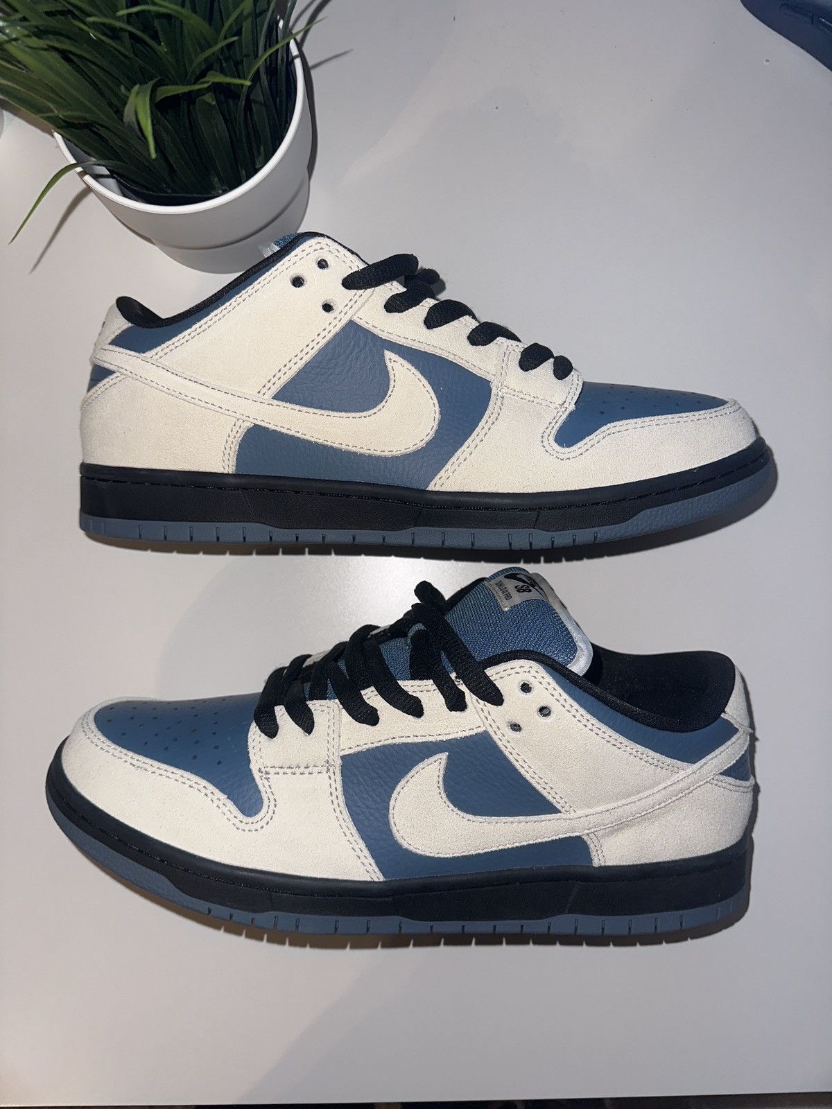sb dunk thunderstorm