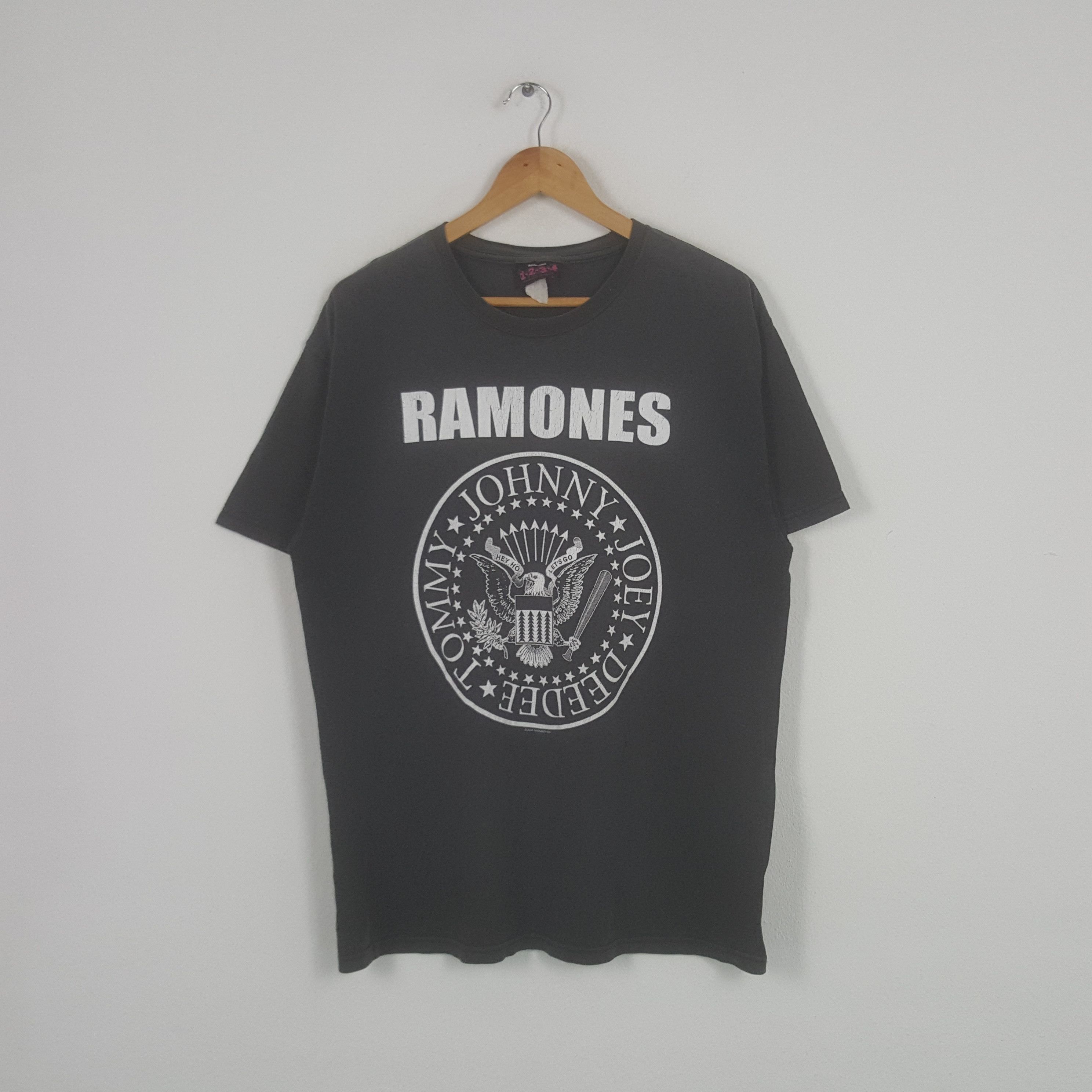 Band Tees × Vintage Vintage Ramones American Rock Band Tshirt Size US L / EU 52-54 / 3 - 1 Thumbnail