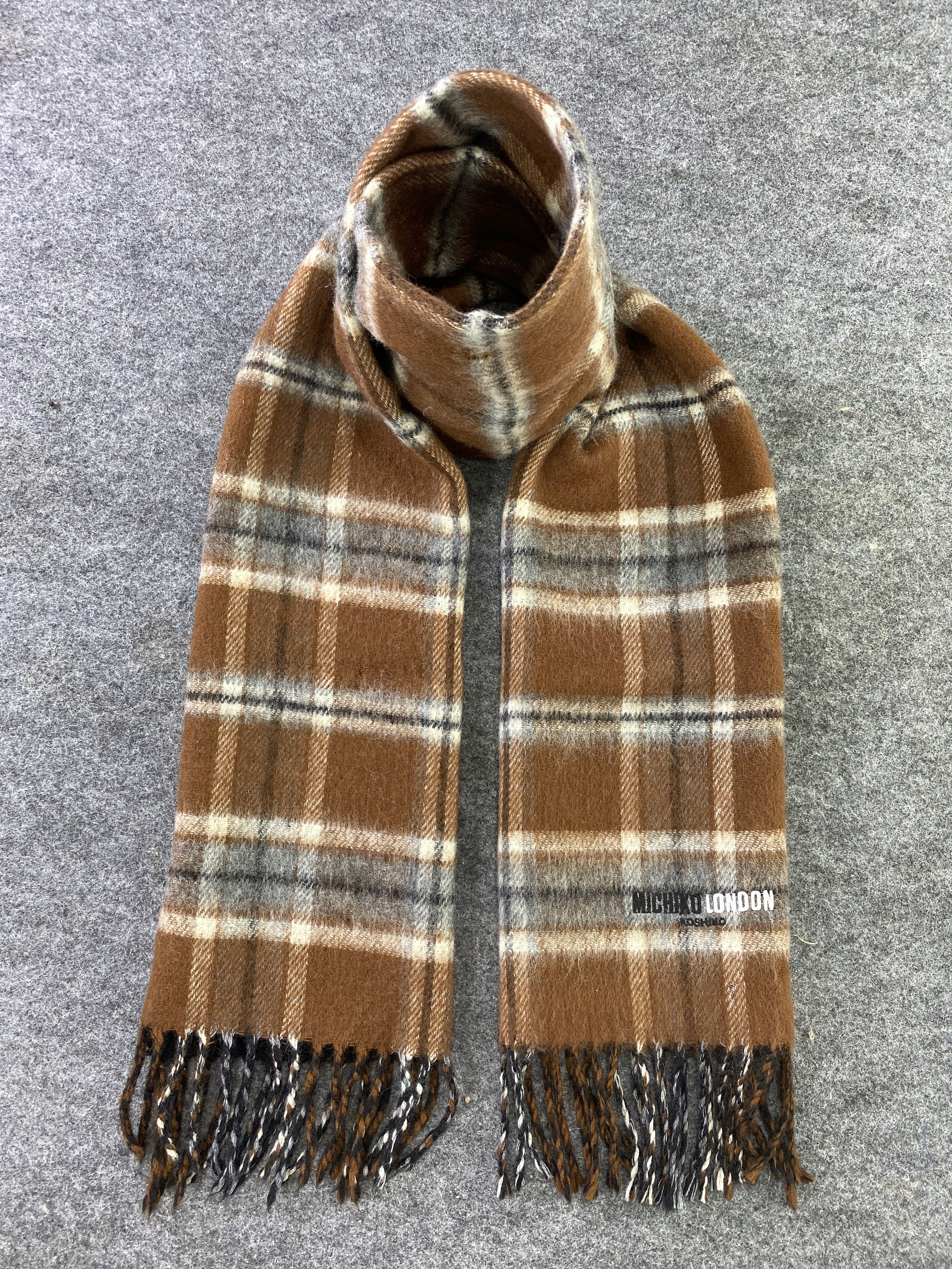 Michiko Koshino London Michiko Koshino London Scarf / Muffler / Neckwear -T559 Size ONE SIZE - 1 Thumbnail