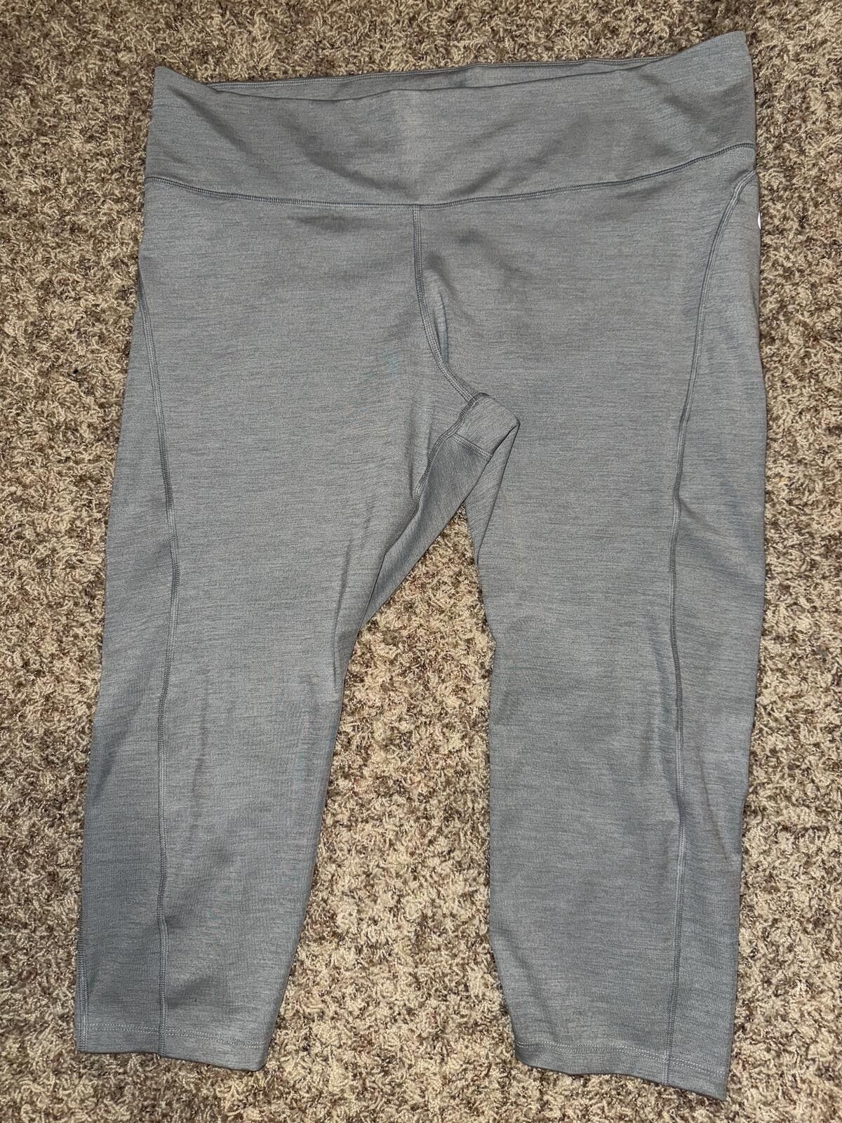 Nike Nike Women's Mid Rise Crop Running Fast Plus Size Leggings Size 42" / US 20 - 1 Thumbnail