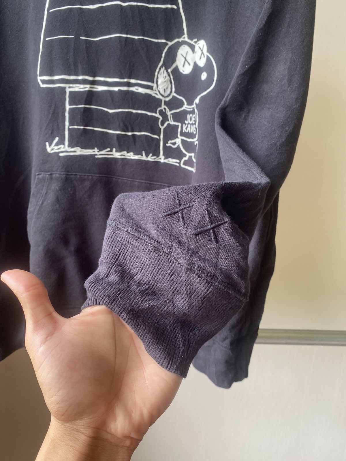 Japanese Brand × Kaws × Peanuts RARE☠️ UNIQLO X KAWS X PEANUTS PULLOVER HOODIE JAPAN Size US L / EU 52-54 / 3 - 7 Thumbnail
