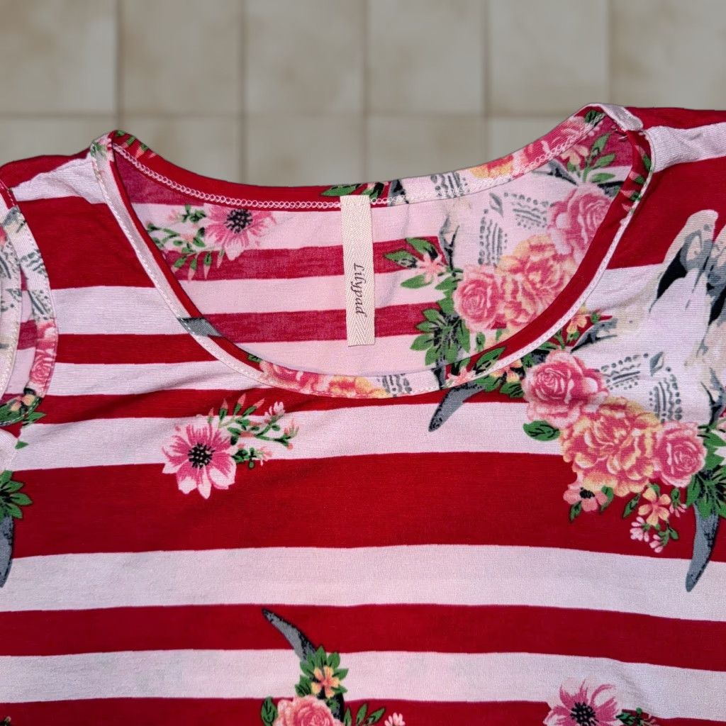 Vintage Lilypad Blouse Shirt Women M Red Striped Crew Neck Short Sleeve Tunic All Seasons Casual Animals Flower Crown Cow Skull Lilypad Size M / US 6-8 / IT 42-44 - 1 Thumbnail