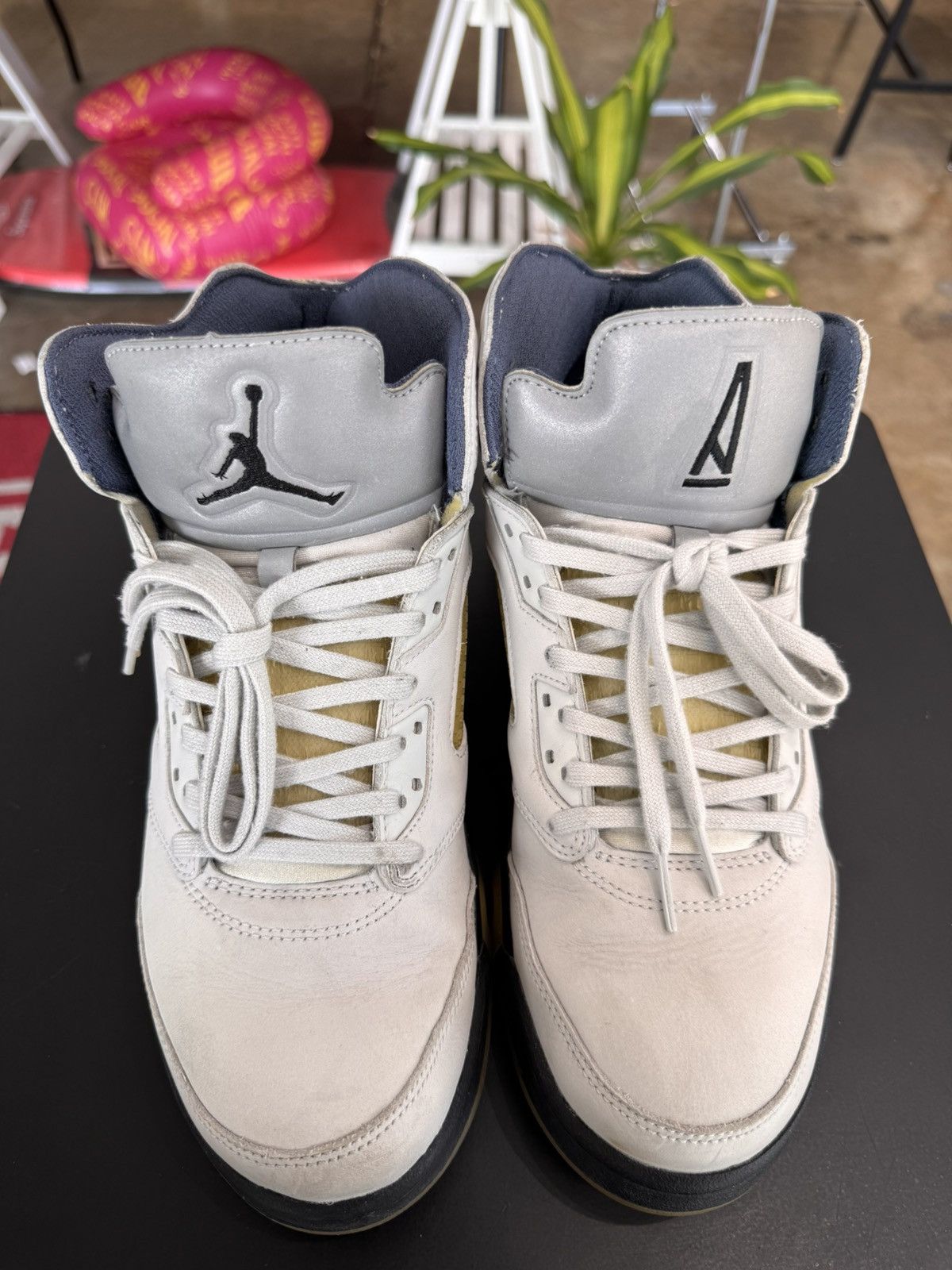 A Ma Maniere × Jordan Brand Air Jordan 5 Retro A Ma Maniére Dawn Size. 11.5W/10M (2023) Size US 10 / EU 43 - 2 Thumbnail