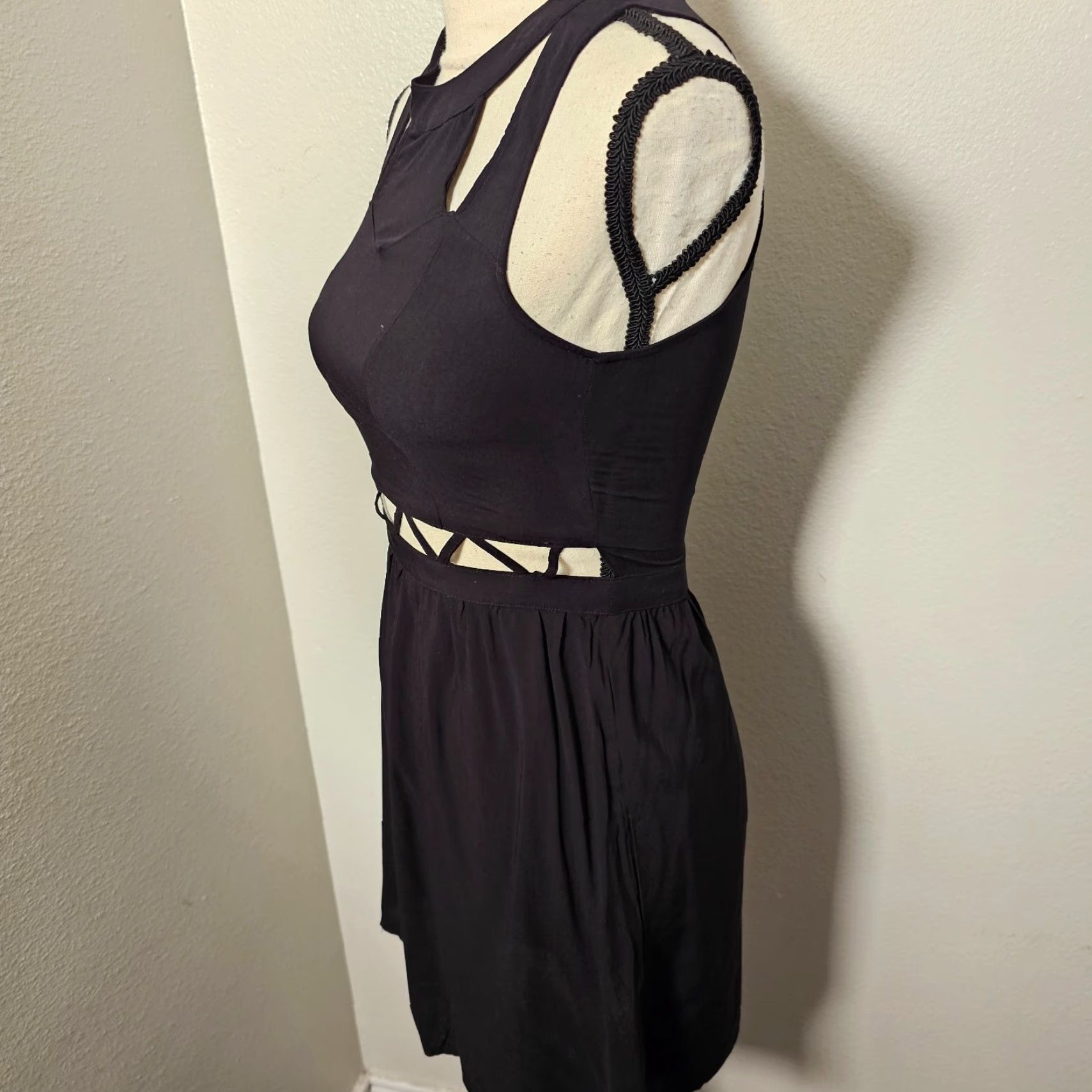 H&M H&M Divided Women's Pencil Dress Sleeveless Cut Out Black Size 2 Zipper Back Size XS / US 0-2 / IT 36-38 - 2 Thumbnail