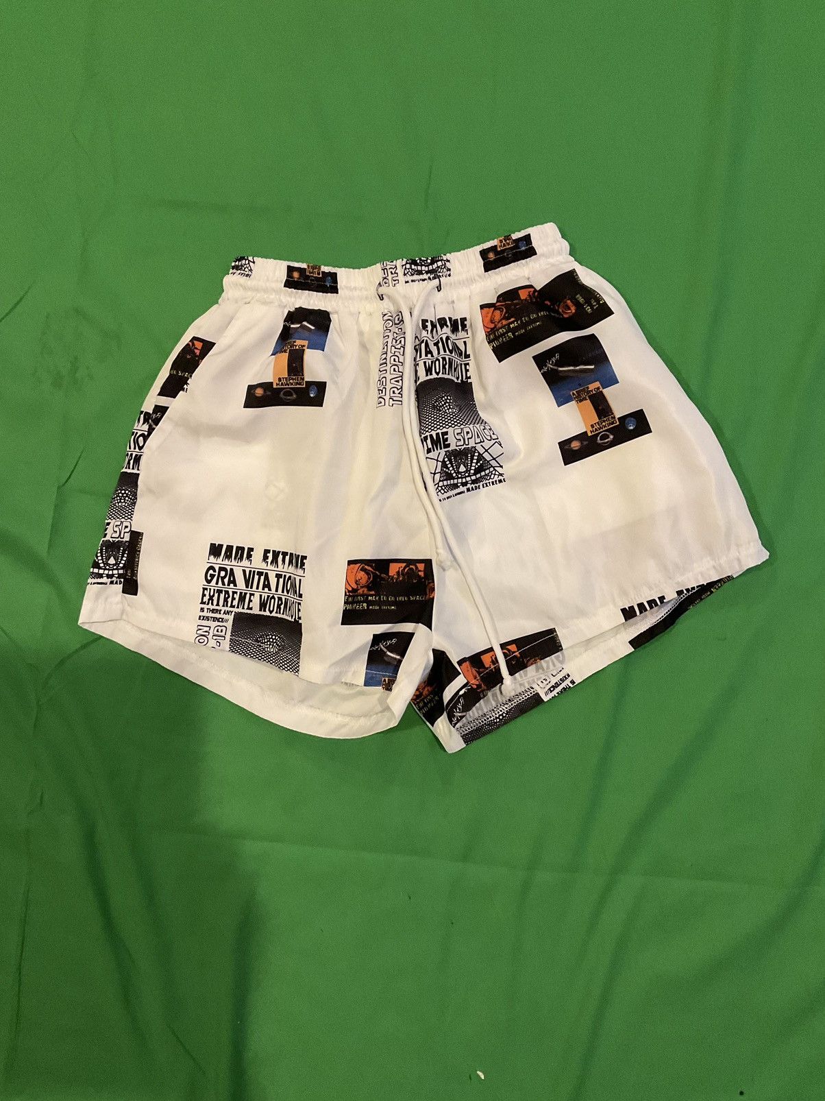 Vintage Vintage NASA White and black streetwear shorts Size US 32 / EU 48 - 1 Thumbnail