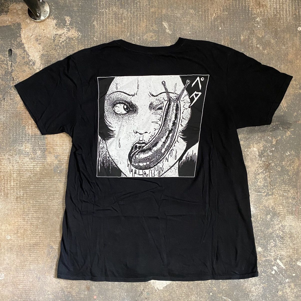 Other Junji Ito Slug Girl Tshirt Size L Size US L / EU 52-54 / 3 - 1 Thumbnail