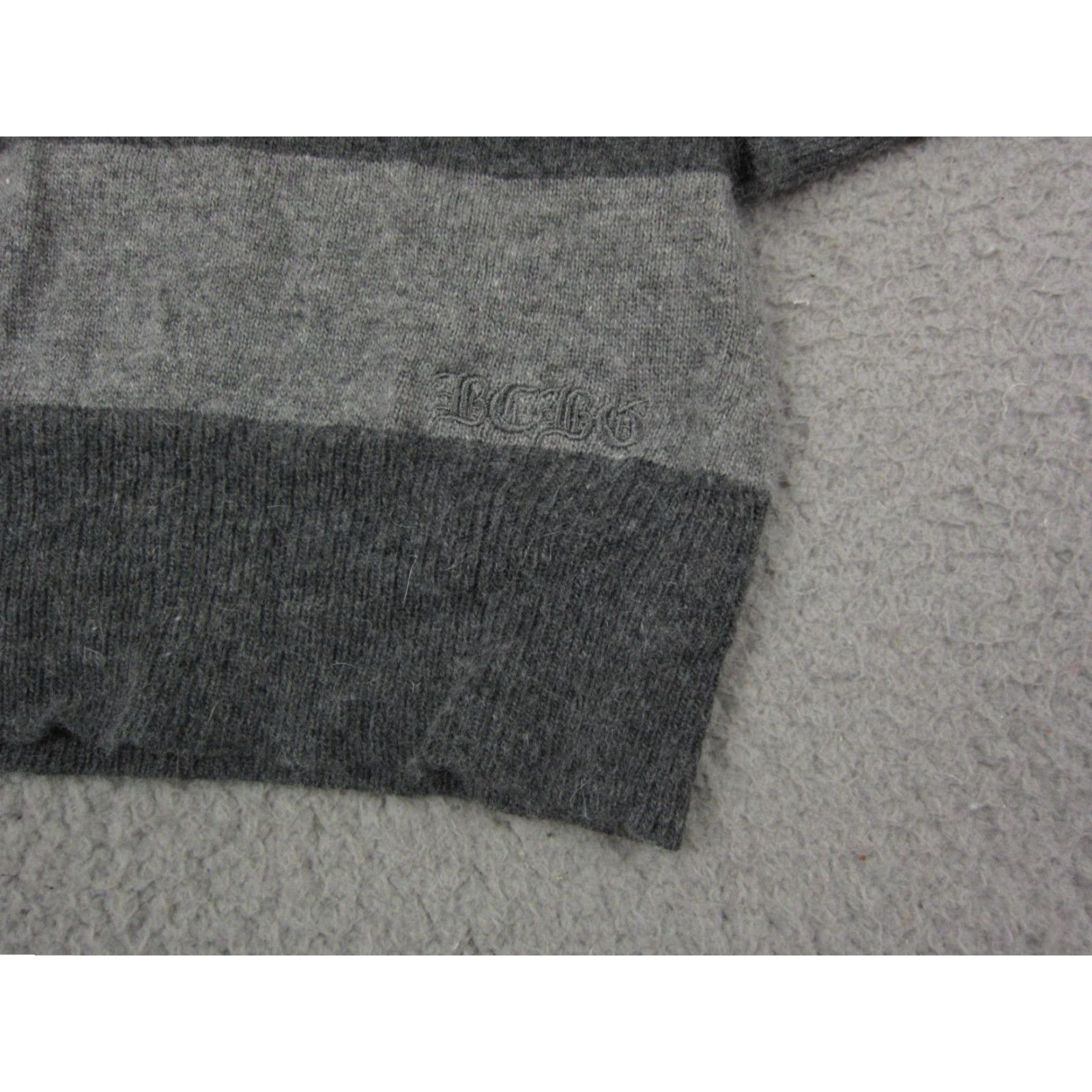Bcbgmaxazria BCBGMAXAZRIA Sweater Womens L Stripe Gray Black Wool Angora Rabbit V-Neck Pullover 90s Size L / US 10 / IT 46 - 4 Thumbnail