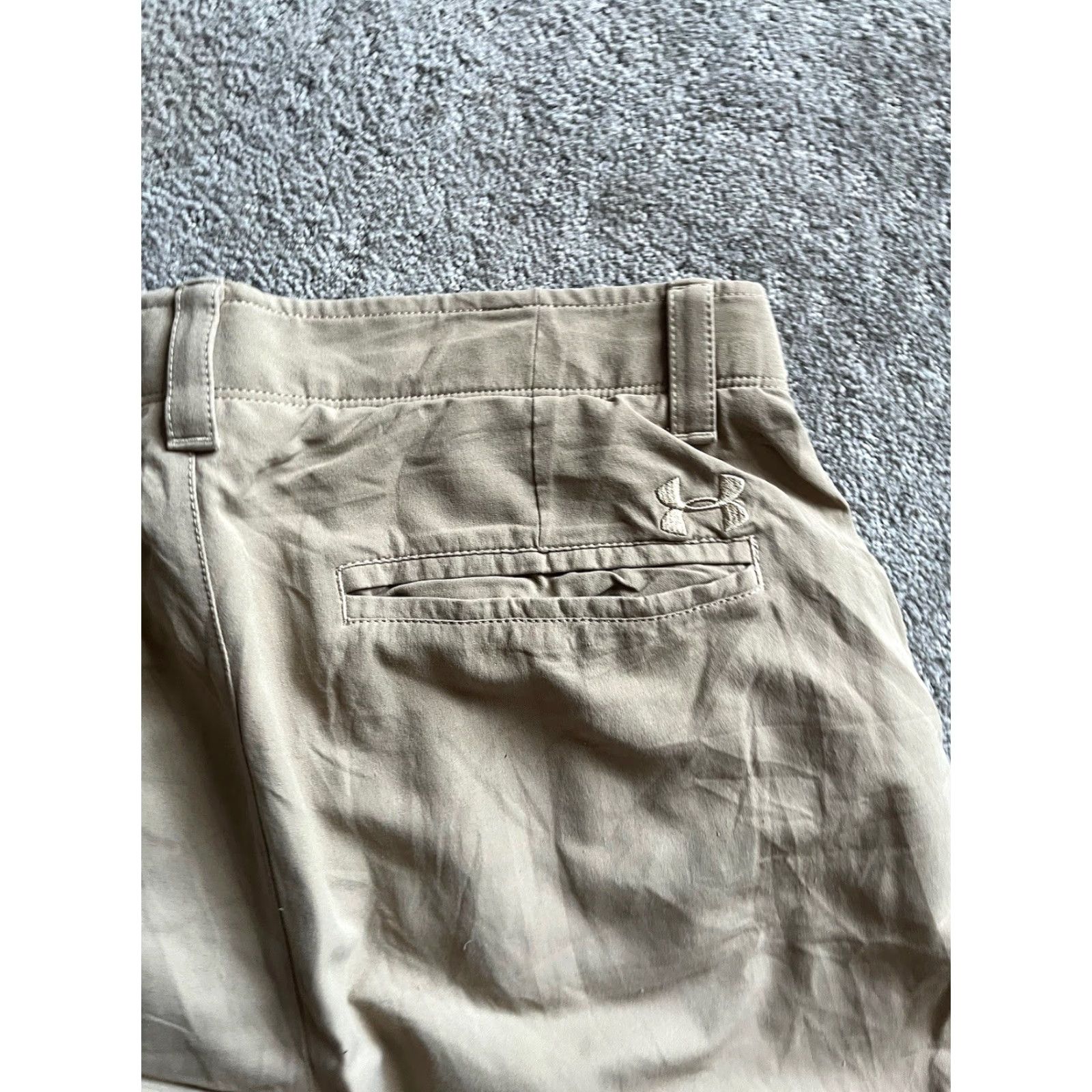 Under Armour Under Armour Golf Shorts Mens 32 Beige Waist Casual Size US 32 / EU 48 - 2 Thumbnail
