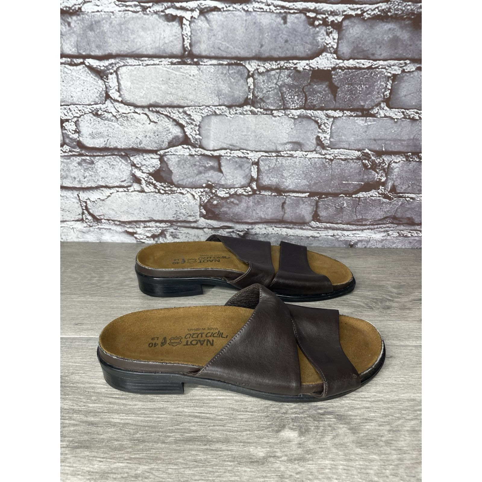 Other Naot Brown Leather Casual Low Heel Strap Slides Sandals Wome Size US 10 / IT 40 - 15 Thumbnail
