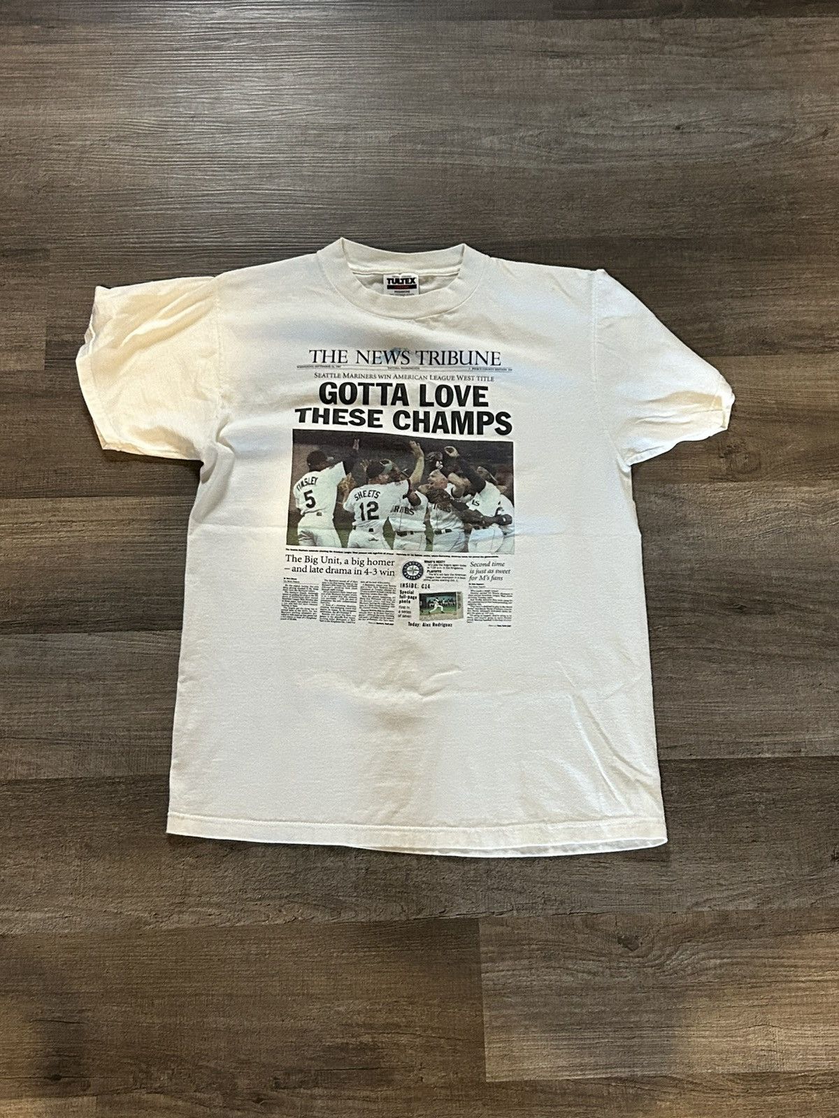 ❗️RARE ❗️ SEATTLE MARINERS NEWS PAPER TEE