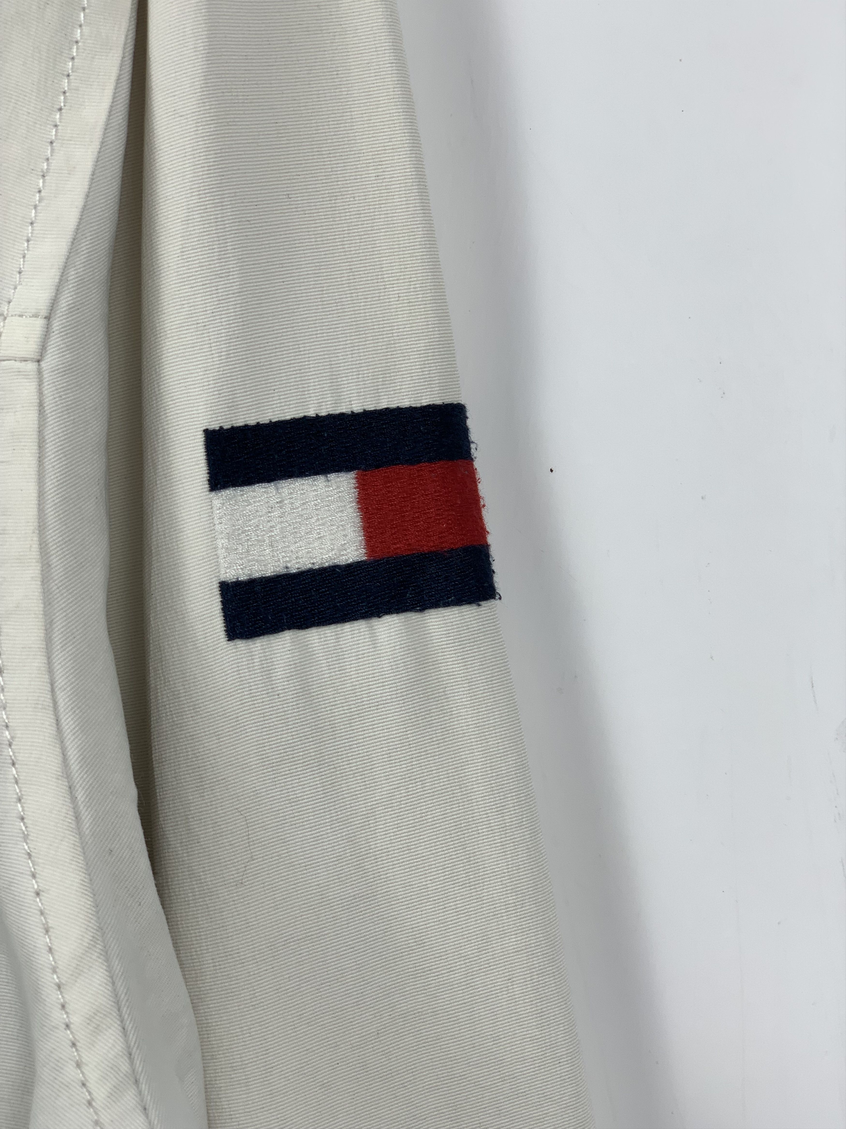 Tommy Hilfiger Vintage Tommy Hilfiger Hoodie Zipper Jacket J1244 Size US L / EU 52-54 / 3 - 8 Thumbnail