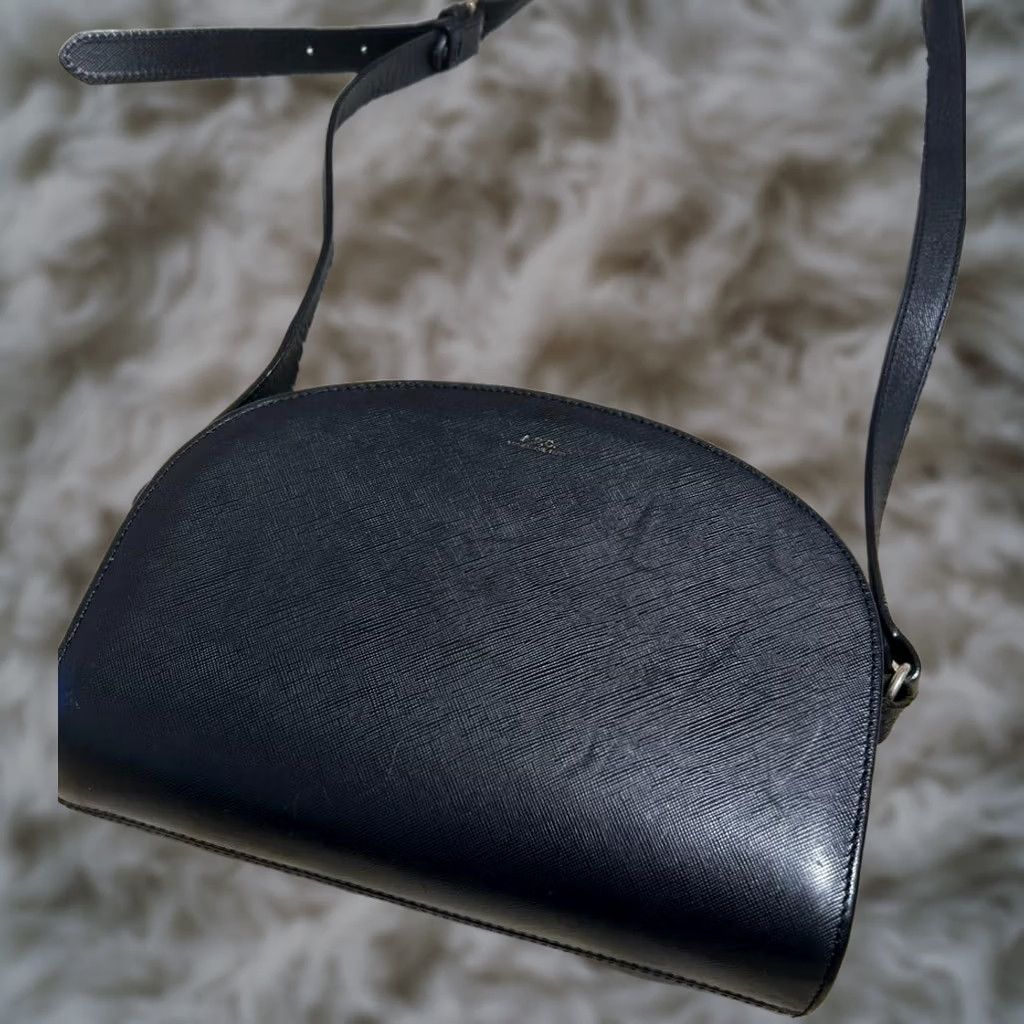 A.P.C. A.P.C. Woman Shoulder Bag Half Moon Limited Edition Style Refined Minimalism Size ONE SIZE - 1 Thumbnail
