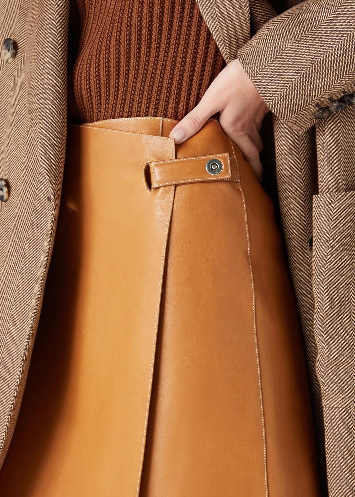 Loro Piana o1srvl11e0125 FAO0501 Keren Skirt in Caramel Size 28" / US 6 / IT 42 - 4 Thumbnail
