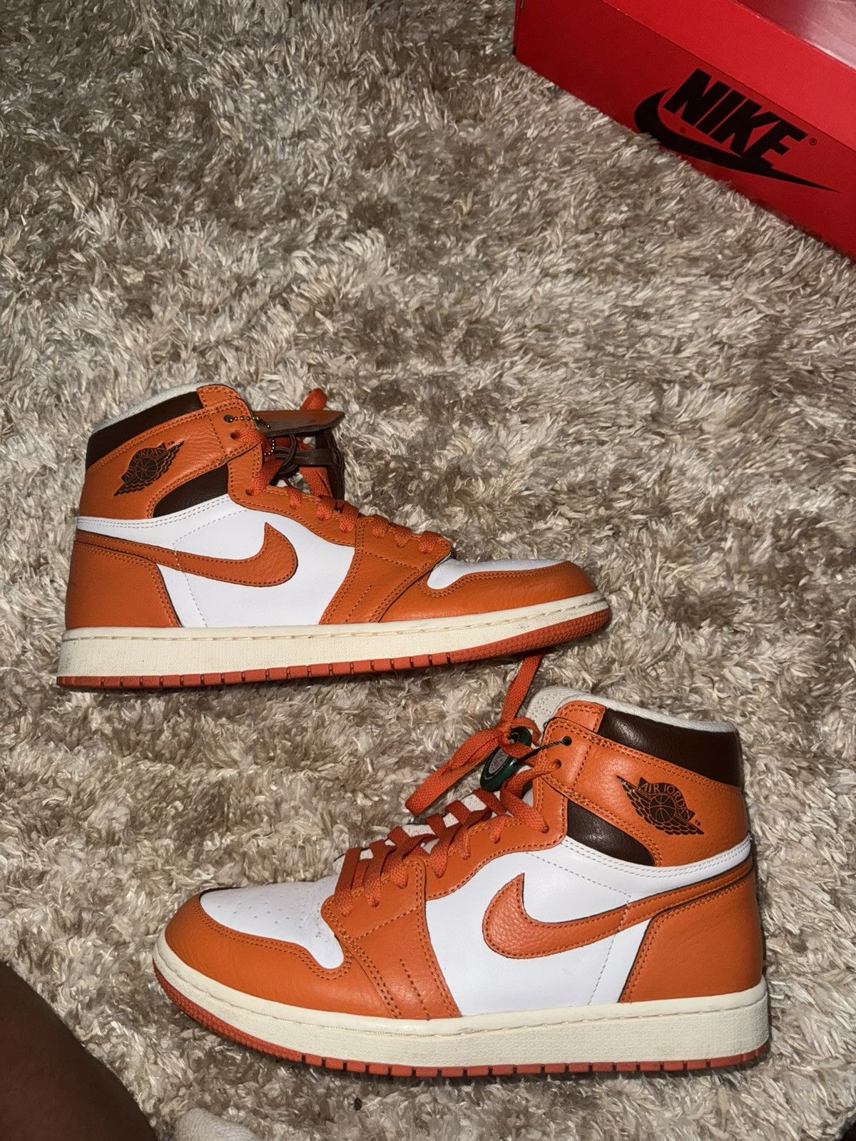 Jordan Brand Jordan 1 Retro High OG Starfish Size US 10 / EU 43 - 1 Thumbnail