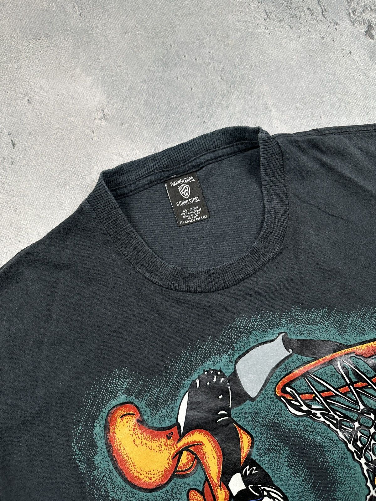 Warner Bros Vintage 90s Looney Tunes Orlando Magic Graphic Tee Rare USA Size US L / EU 52-54 / 3 - 6 Thumbnail