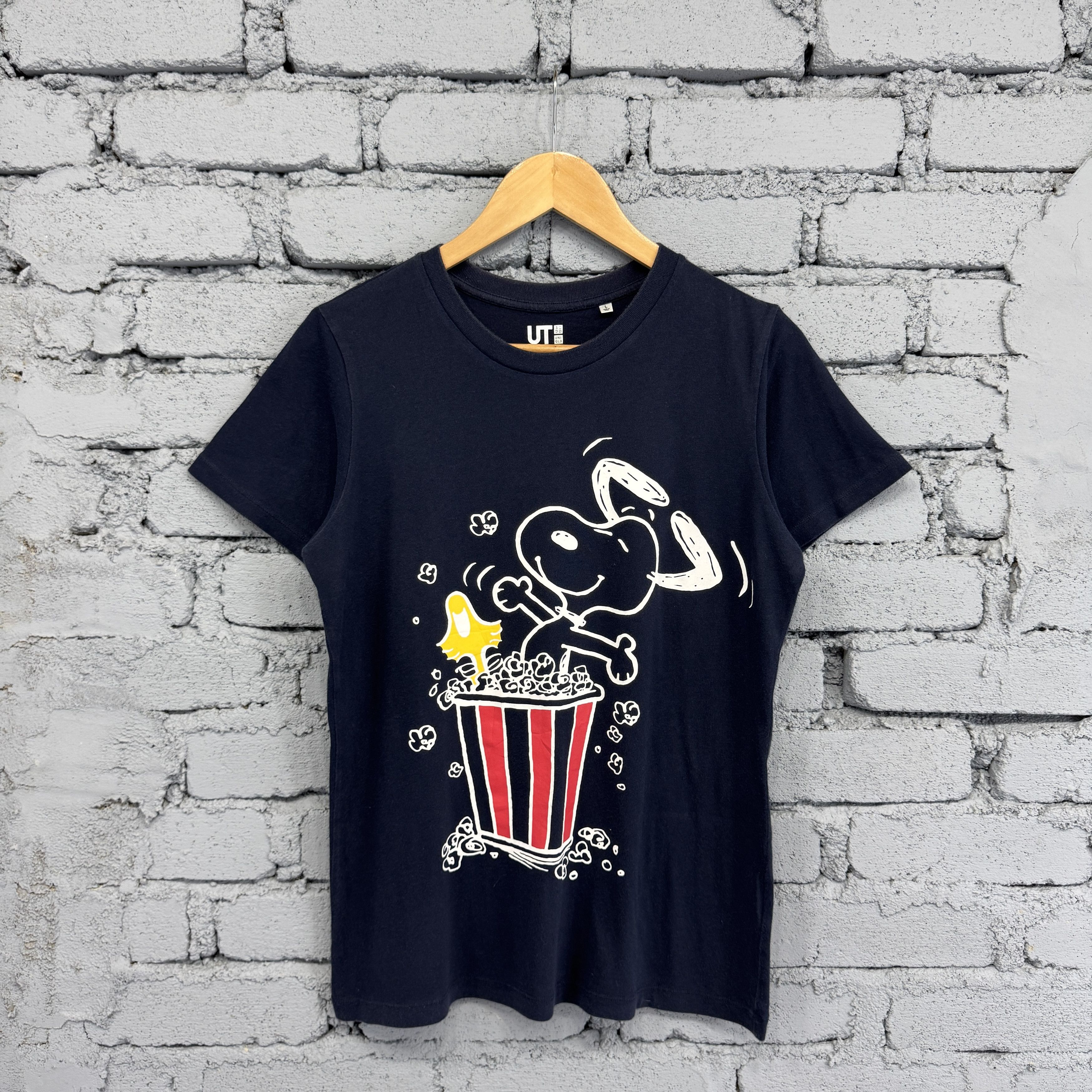 Kaws × Peanuts × Uniqlo Uniqlo Peanuts UT Snoopy Bucket Of Popcorn Tshirt Size US L / EU 52-54 / 3 - 1 Thumbnail