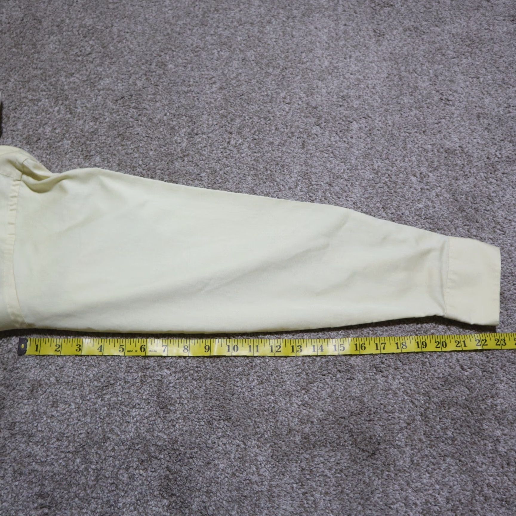 Arrow Arrow Shirt Men L Yellow Button-Down Short Sleeve 16.5 34/35 Cotton Polyester Casual Workwear 2010s Size US L / EU 52-54 / 3 - 7 Thumbnail
