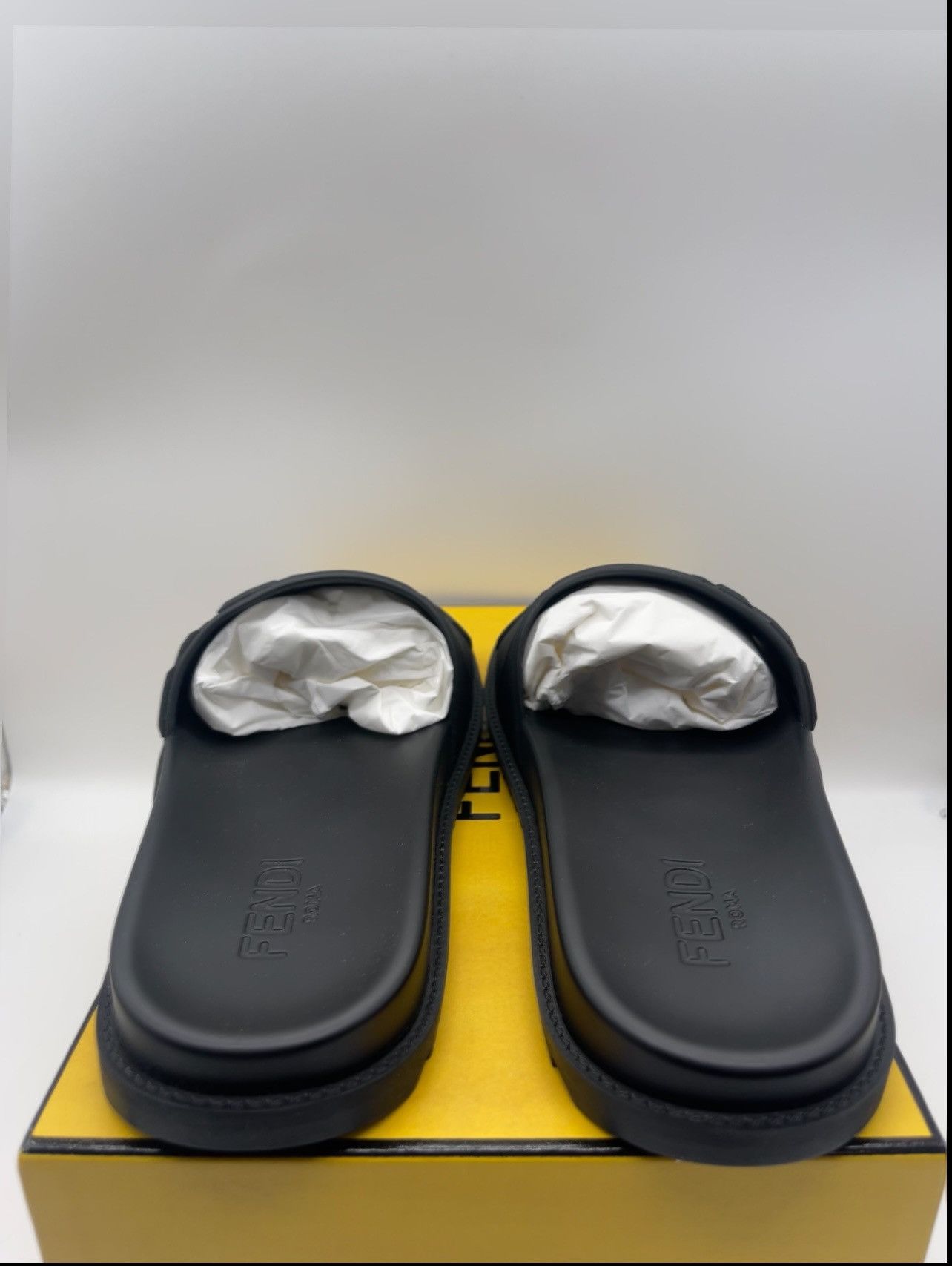 Fendi FENDI FENDI FF SLIDERS Size US 12 / EU 45 - 2 Thumbnail