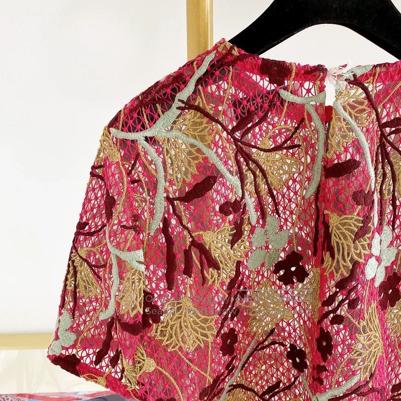 Valentino Valentino Lace T-shirt top Size S / US 4 / IT 40 - 5 Thumbnail
