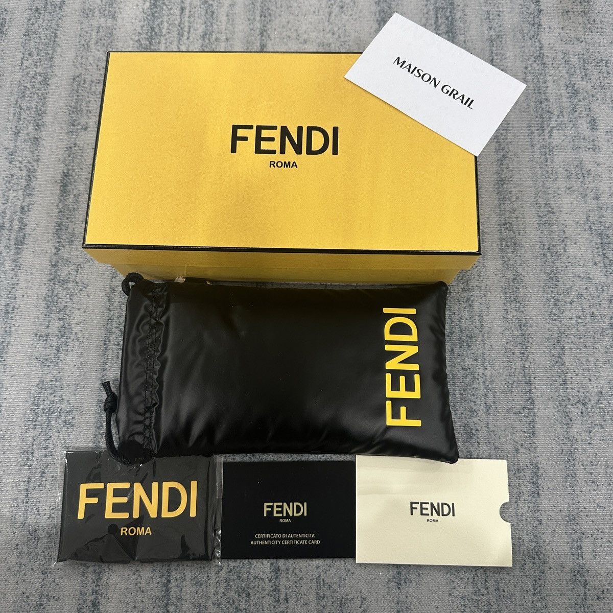 Fendi FENDI FE4075US 30J SUNGLASSES Size ONE SIZE - 11 Thumbnail