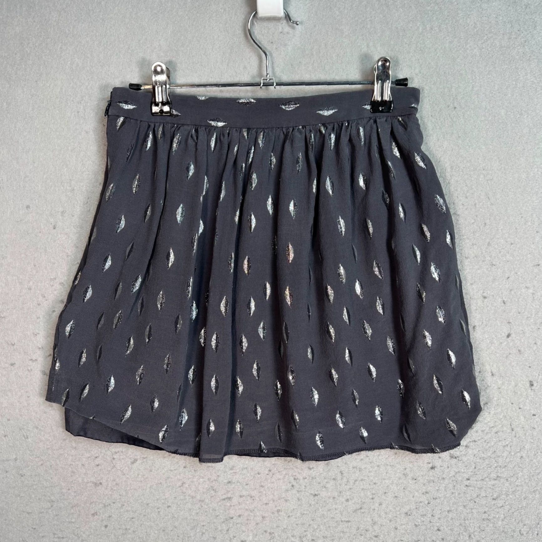 Club Monaco VINTAGE Club Monaco Black Mini Skirt with Metallic Leaf Pattern Size 00 Lightweight Womens Size 24" / US 00 / IT 34 - 2 Thumbnail