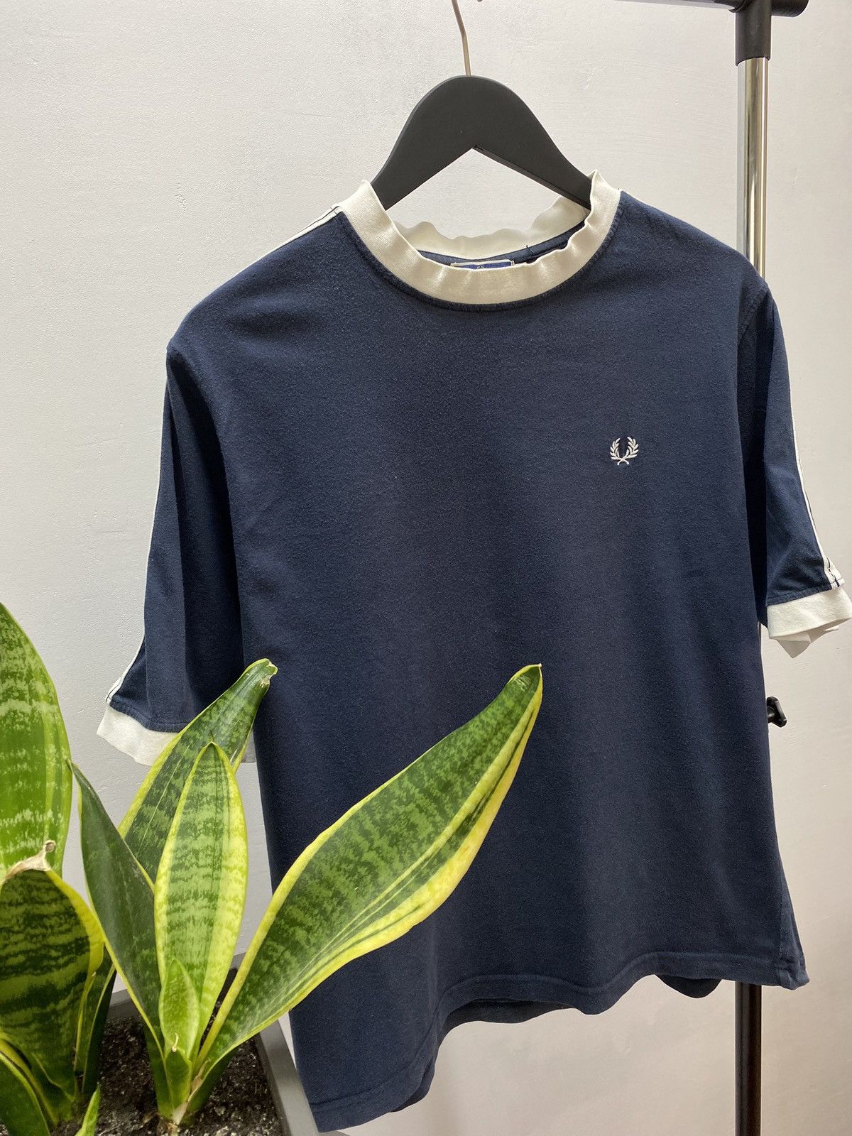 Fred Perry × Vintage Vintage Fred Perry T-Shirt Mini Logo Lamps Streetwear Y2K Size US L / EU 52-54 / 3 - 3 Thumbnail