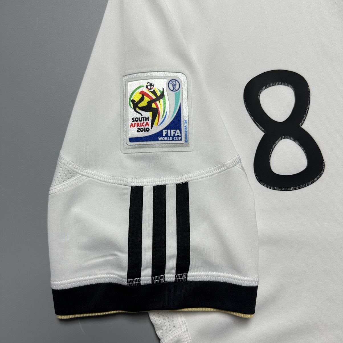 Vintage GERMANY ADIDAS 2010 WORLD CUP FOOTBALL JERSEY #8 OZIL Size US M / EU 48-50 / 2 - 5 Thumbnail