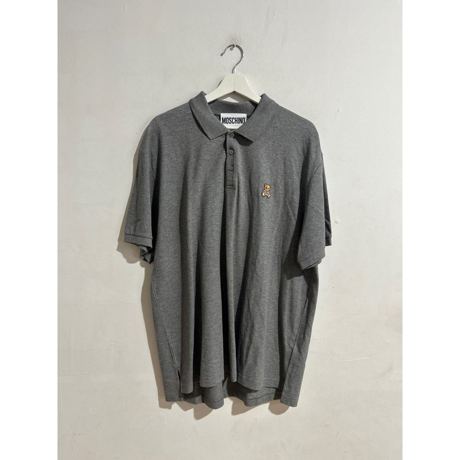 Moschino MOSCHINO GREY POLO TEDDY BEAR LOGO FITS LIKE MEDIUM PREOWNED Size US M / EU 48-50 / 2 - 1 Thumbnail
