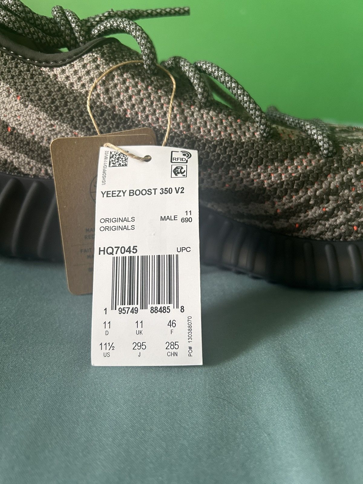 Adidas Adidas Yeezy Boost 350 V2 Carbon Beluga 2023 Size US 11.5 / EU 44-45 - 9 Thumbnail