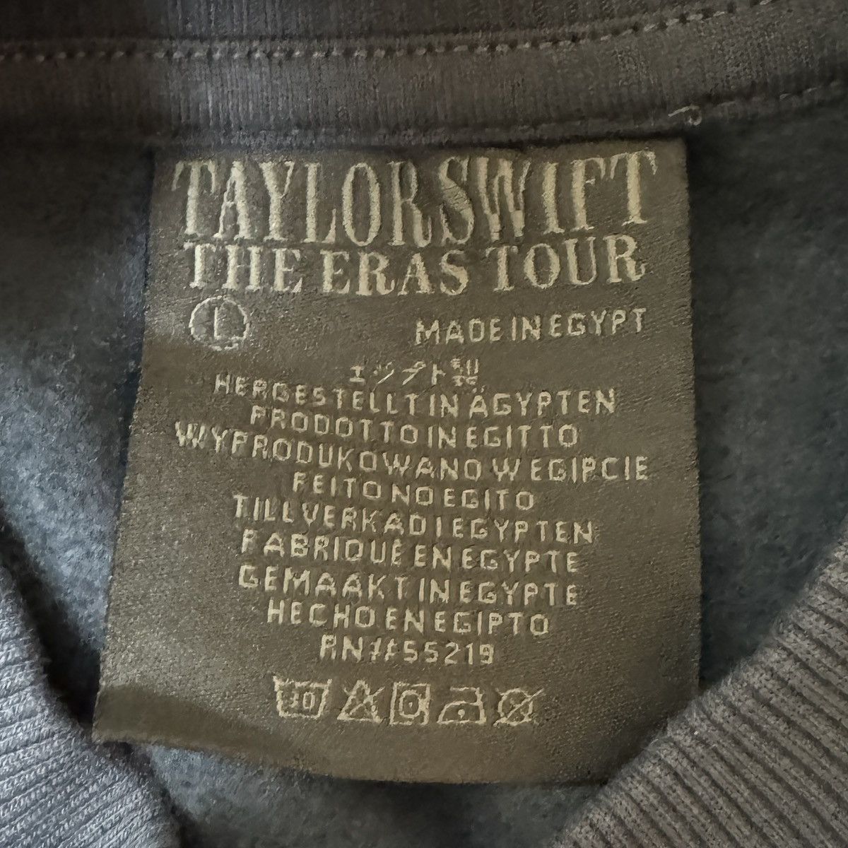 Designer Taylor Swift Eras Tour Vancouver Blue Crew Sweatshirt L Size L / US 10 / IT 46 - 3 Thumbnail