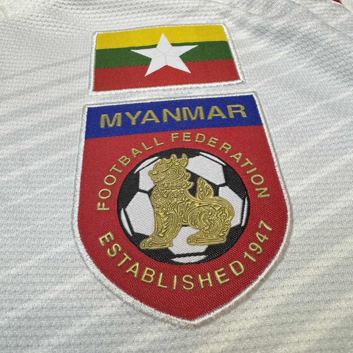 Other Myanmar 16/17 FBT away shirt Size US S / EU 44-46 / 1 - 4 Thumbnail