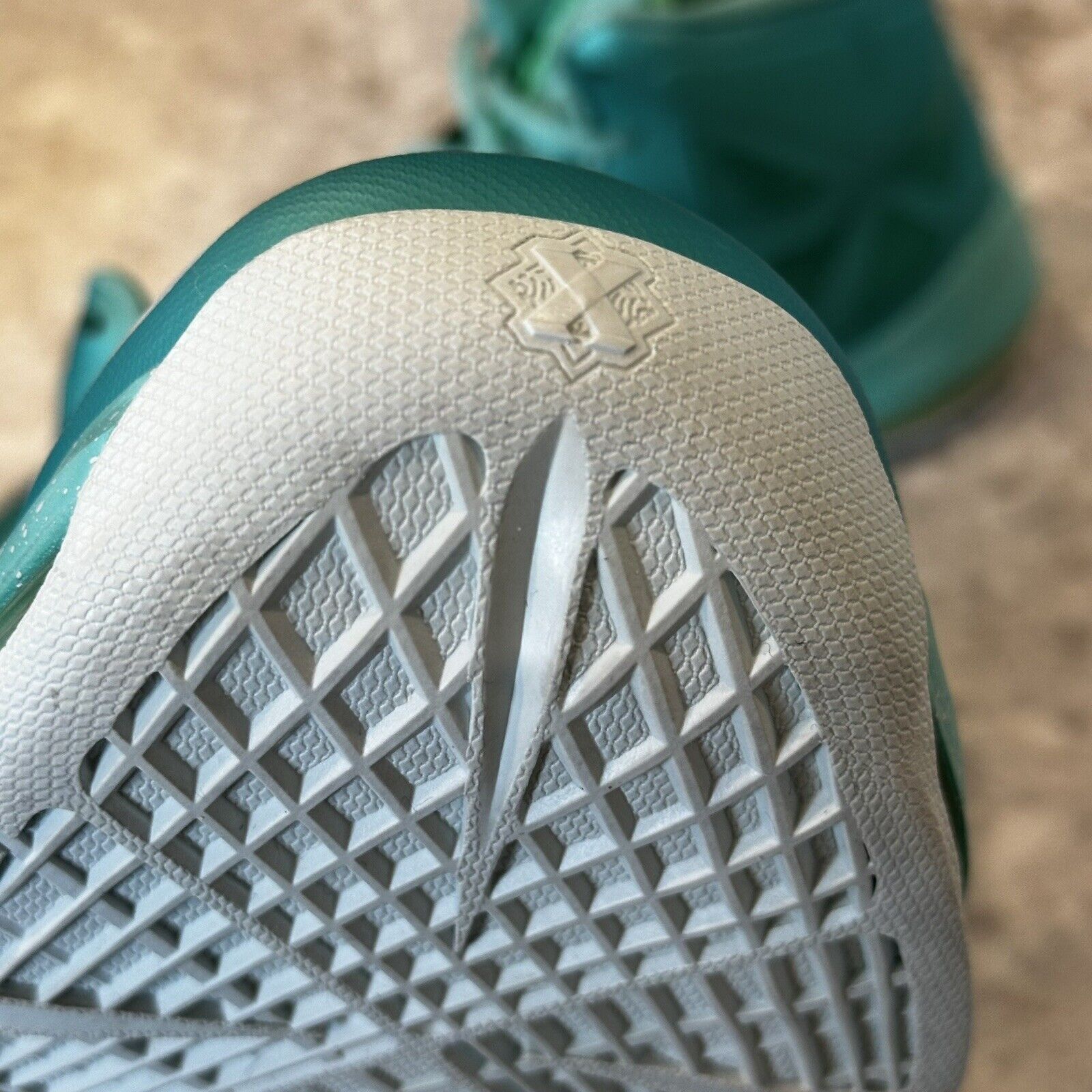 Nike Size 6.5Y Nike Lebron X Easter | Turquoise/Green | CLEAN! | Size US 6.5 / EU 39-40 - 9 Thumbnail
