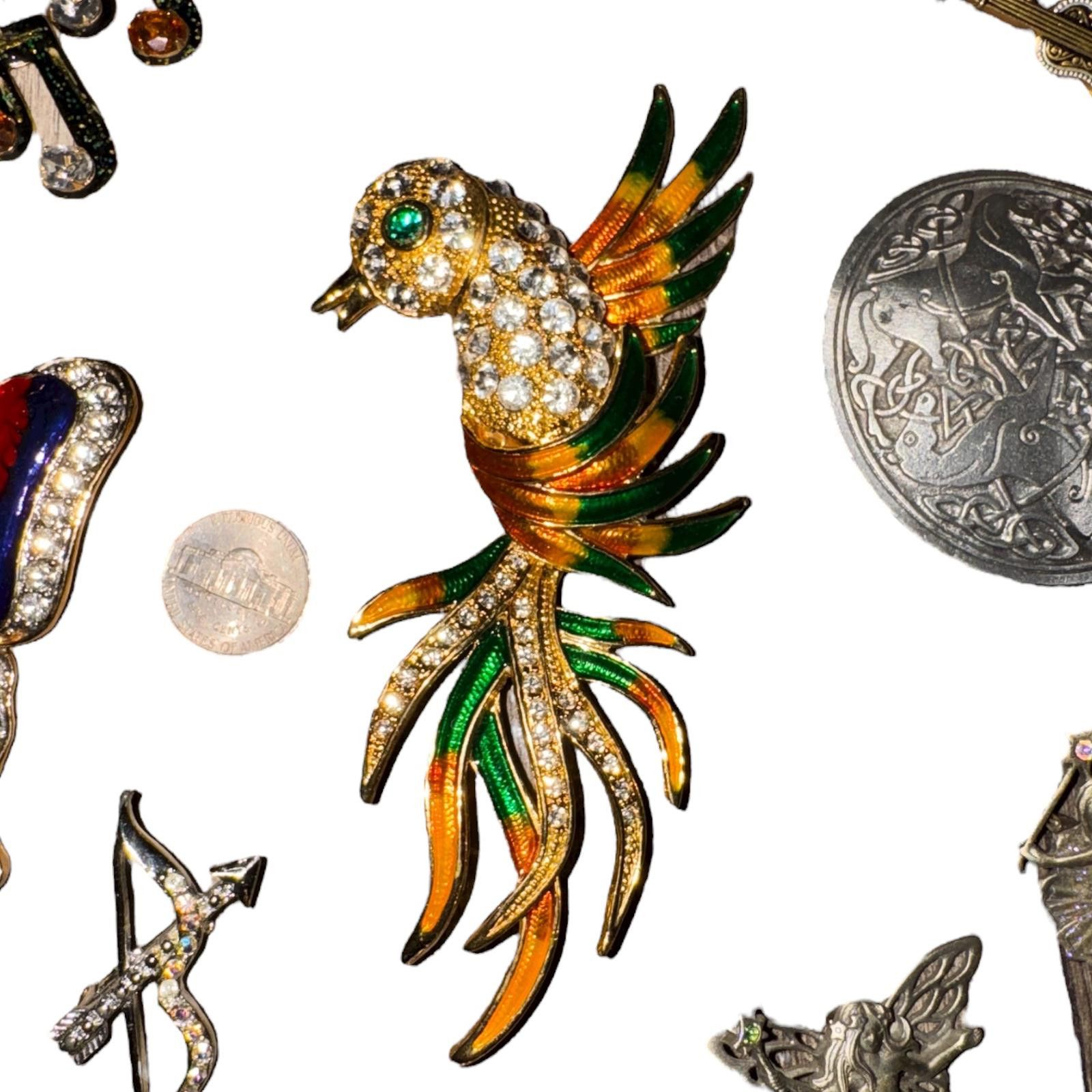 Unknown London Vintage Assorted Brooch Collection Diamond Dust Lily Cameo Size ONE SIZE - 3 Thumbnail