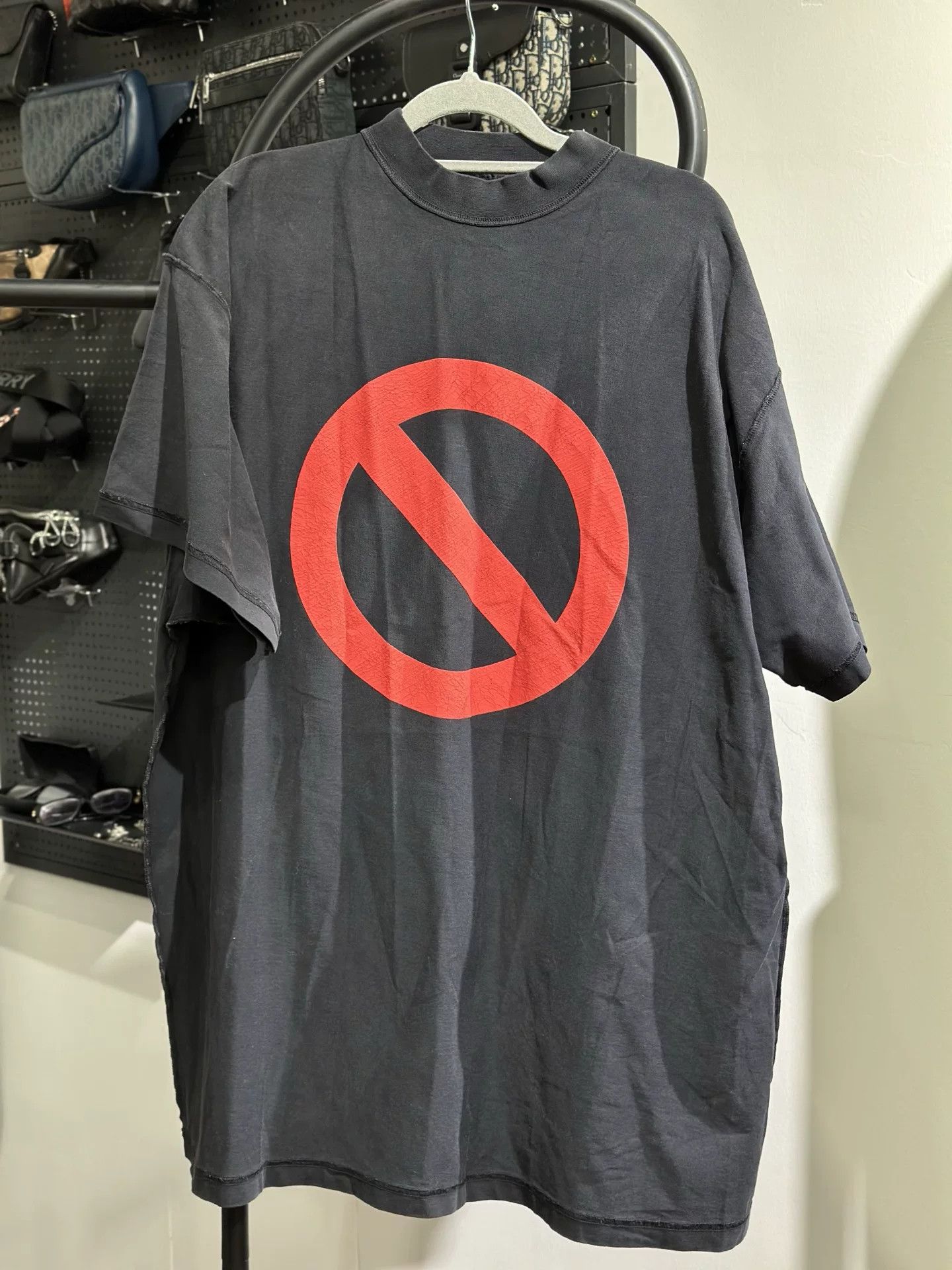 Balenciaga Balenciaga Black T-Shirt L Men Size US L / EU 52-54 / 3 - 1 Thumbnail