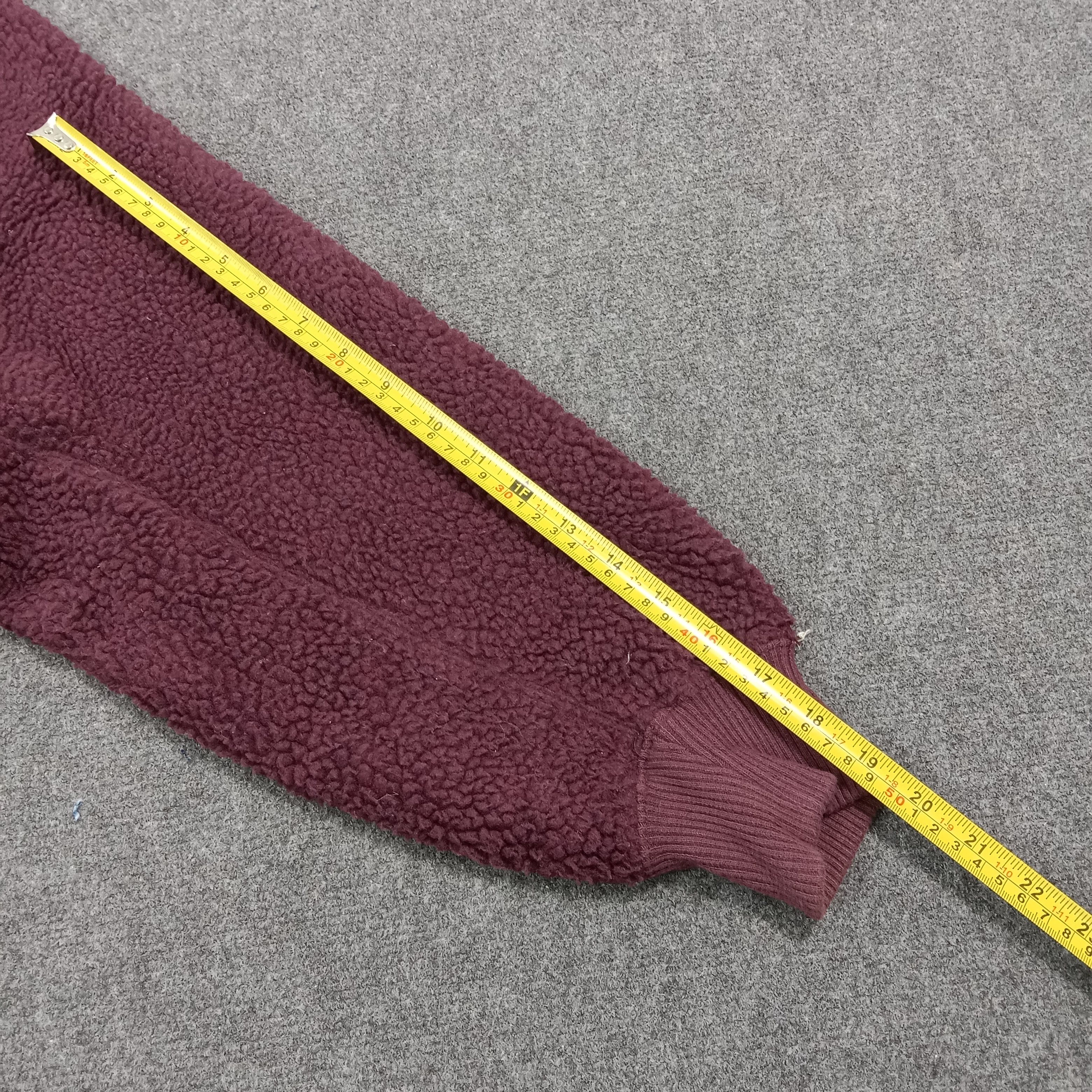 Undercover Uniqlo U Fleece Boxy Undercover Custom Logo C271N30 Size US S / EU 44-46 / 1 - 7 Thumbnail